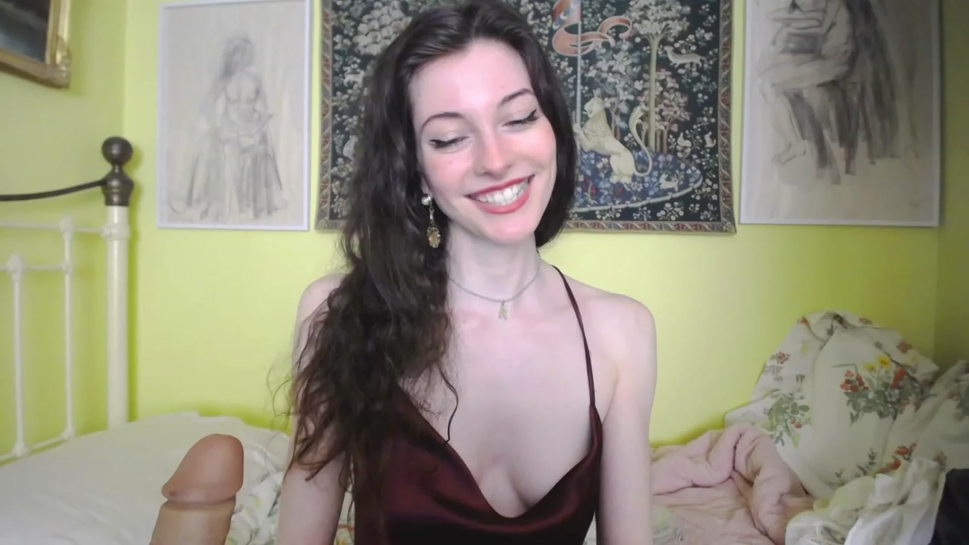Gallery image thumbnail from viola__'s myfreecams stream on, 05/03/2023, 15:49 image 13 of 20