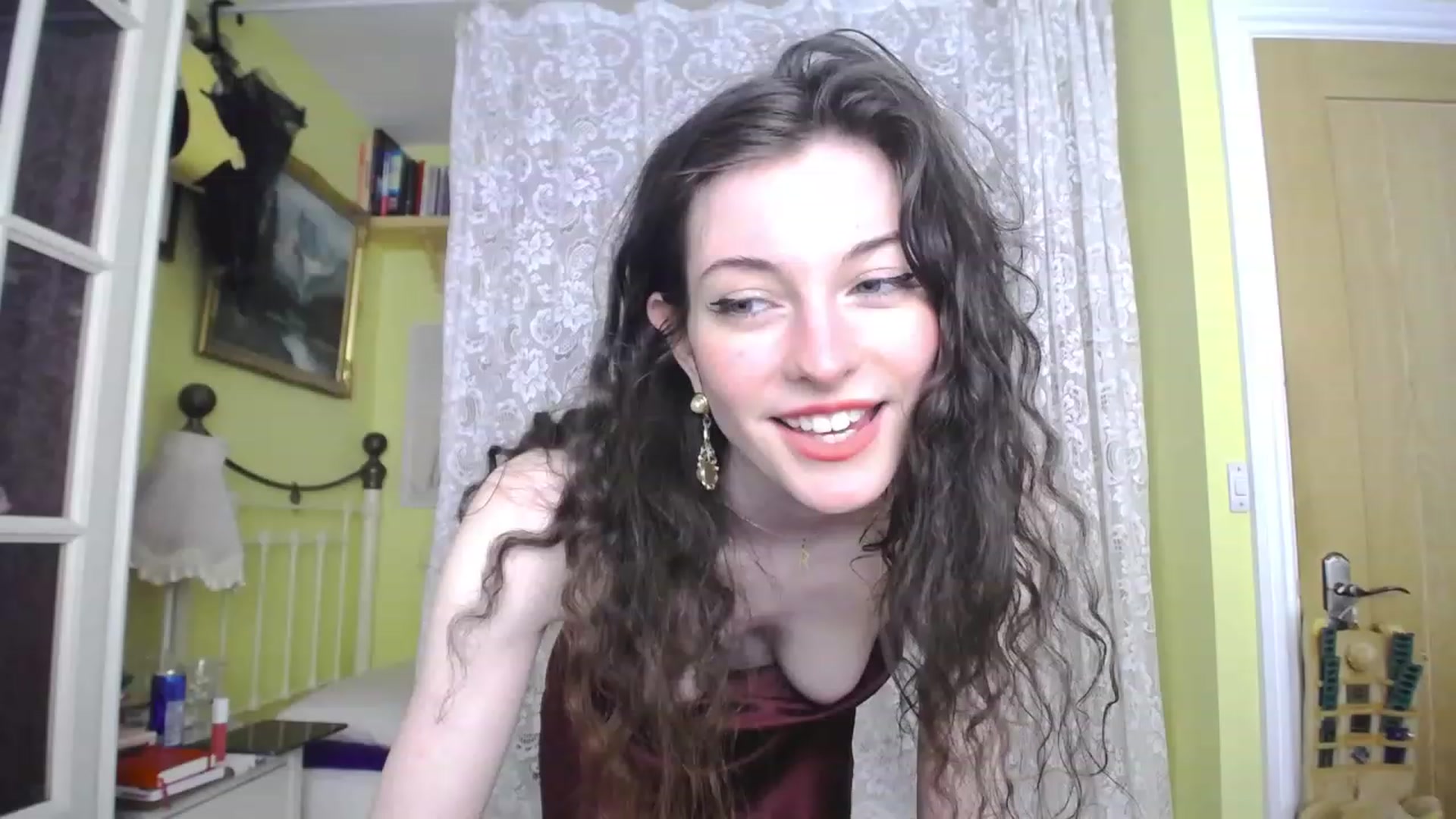 Gallery image thumbnail from viola__'s myfreecams stream on, 05/03/2023, 15:49 image 8 of 20