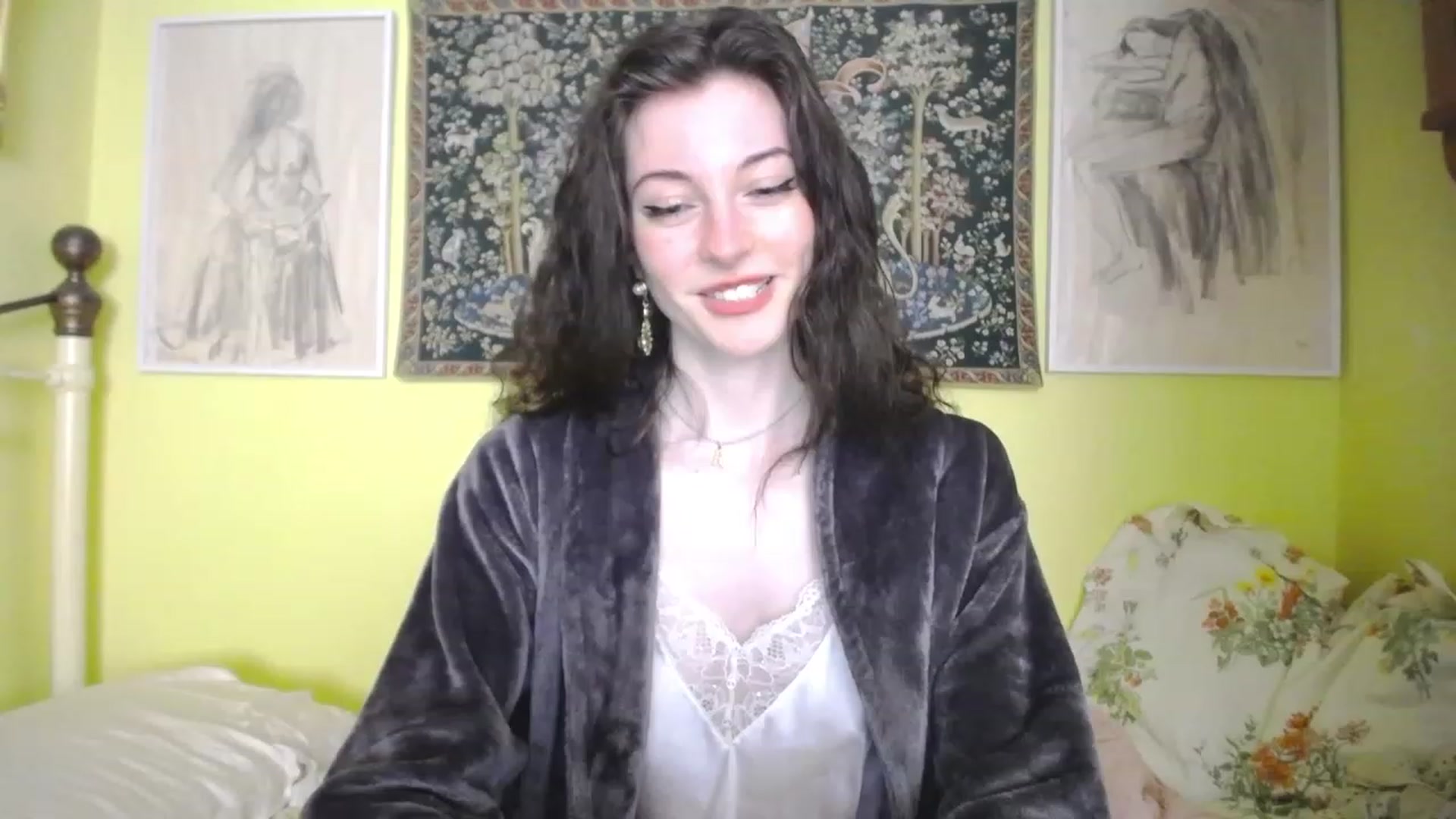 Gallery image thumbnail from viola__'s myfreecams stream on, 05/03/2023, 17:10 image 2 of 20