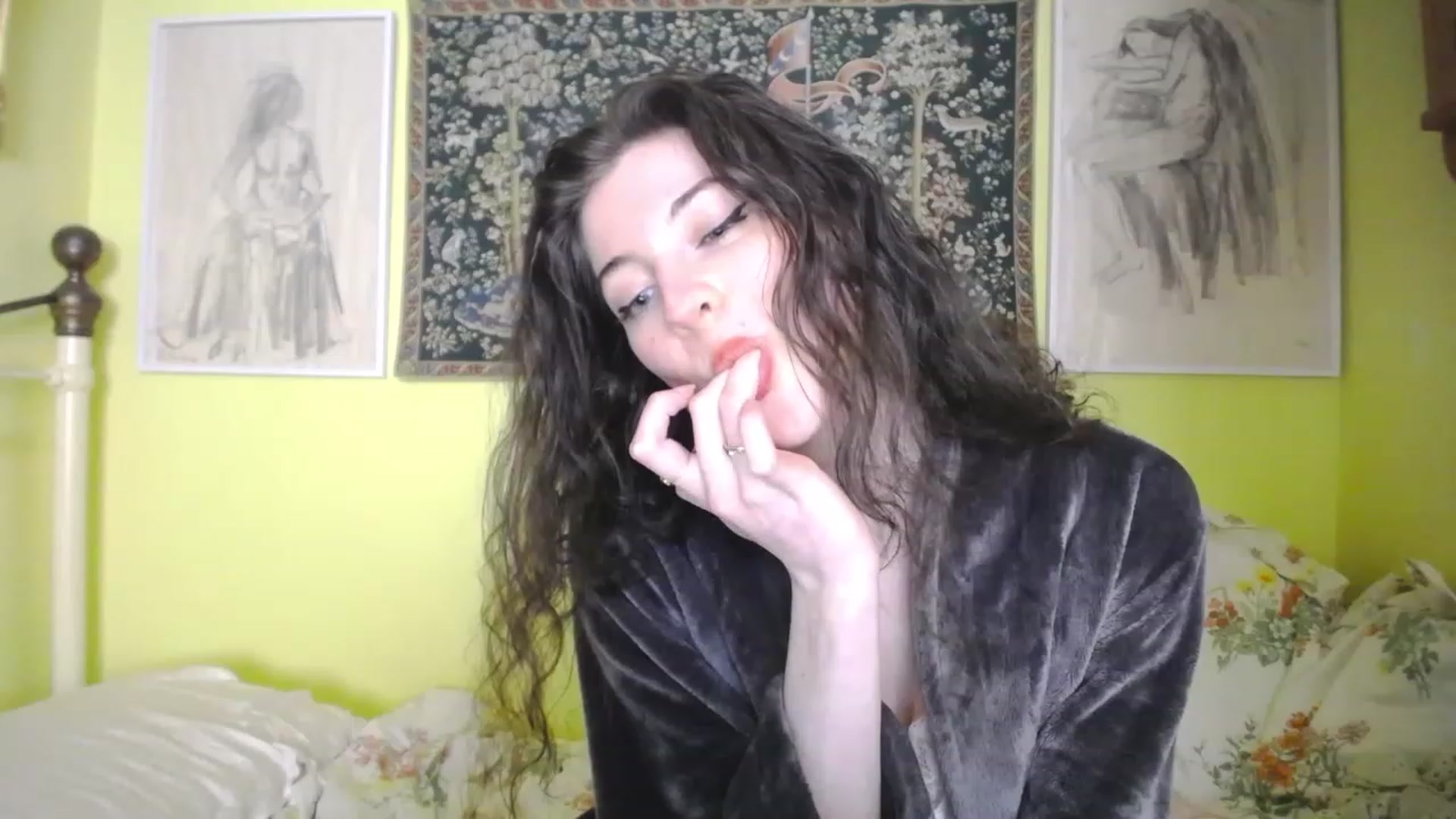 Gallery image thumbnail from viola__'s myfreecams stream on, 05/03/2023, 17:10 image 3 of 20