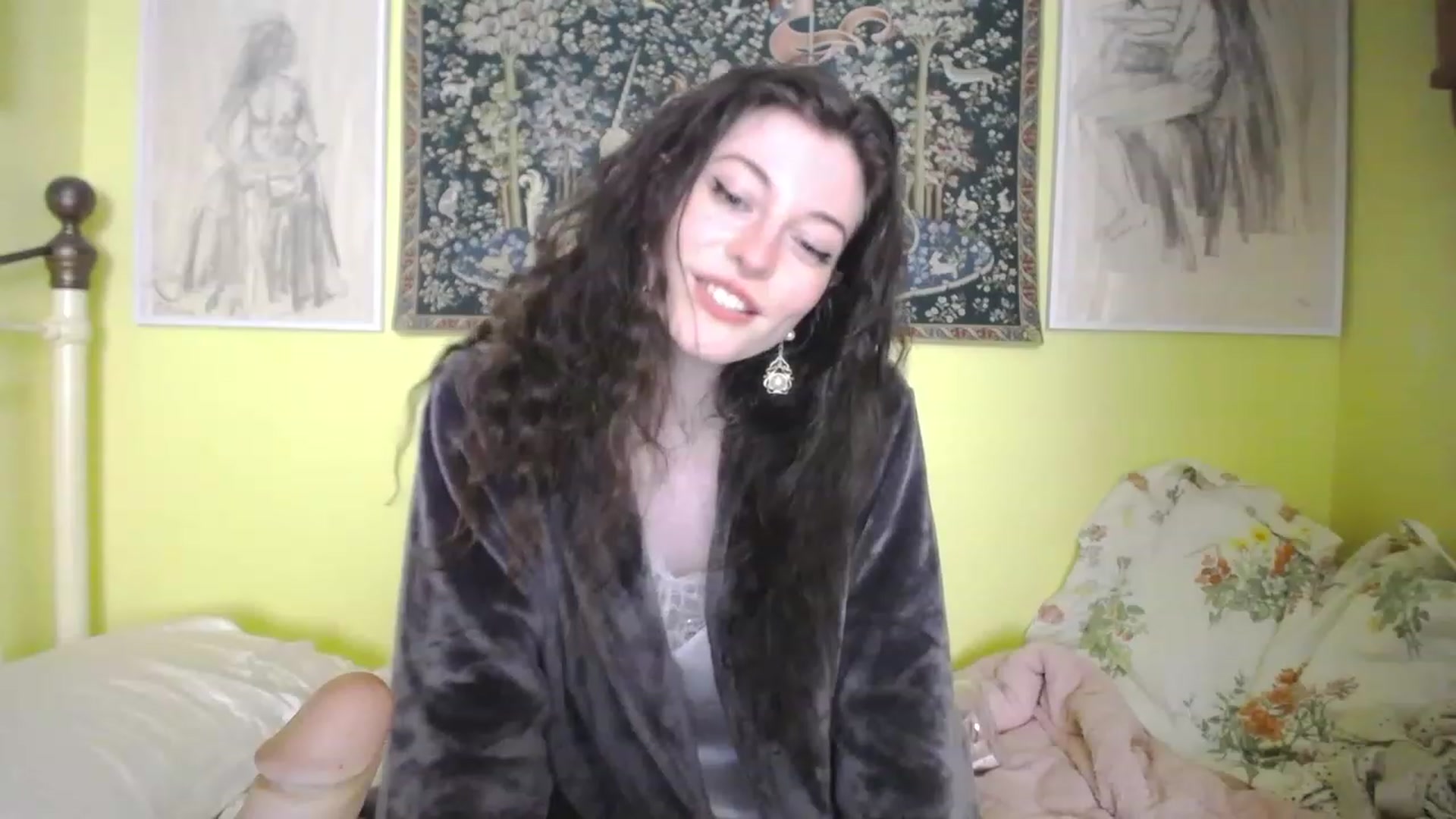 Gallery image thumbnail from viola__'s myfreecams stream on, 05/03/2023, 17:10 image 7 of 20
