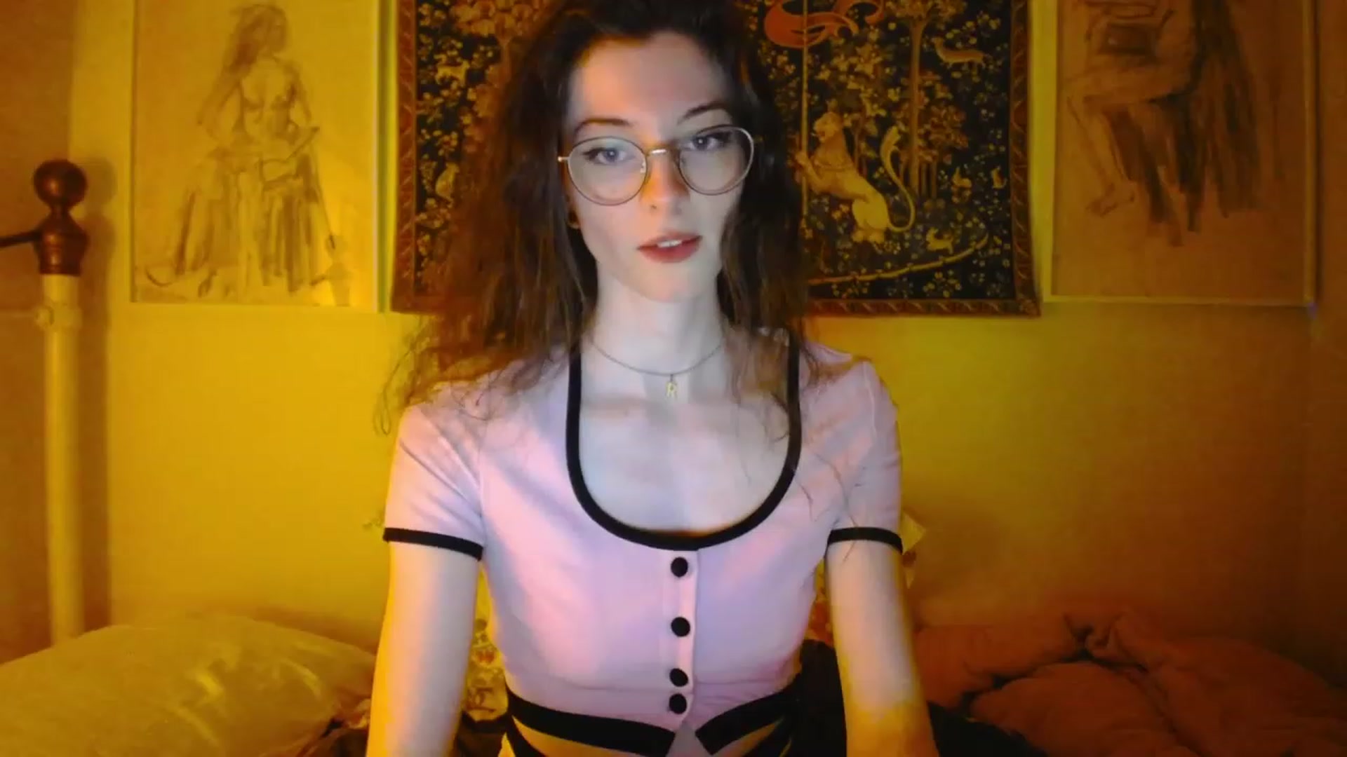 Gallery image thumbnail from viola__'s myfreecams stream on, 05/04/2023, 20:54 image 20 of 20