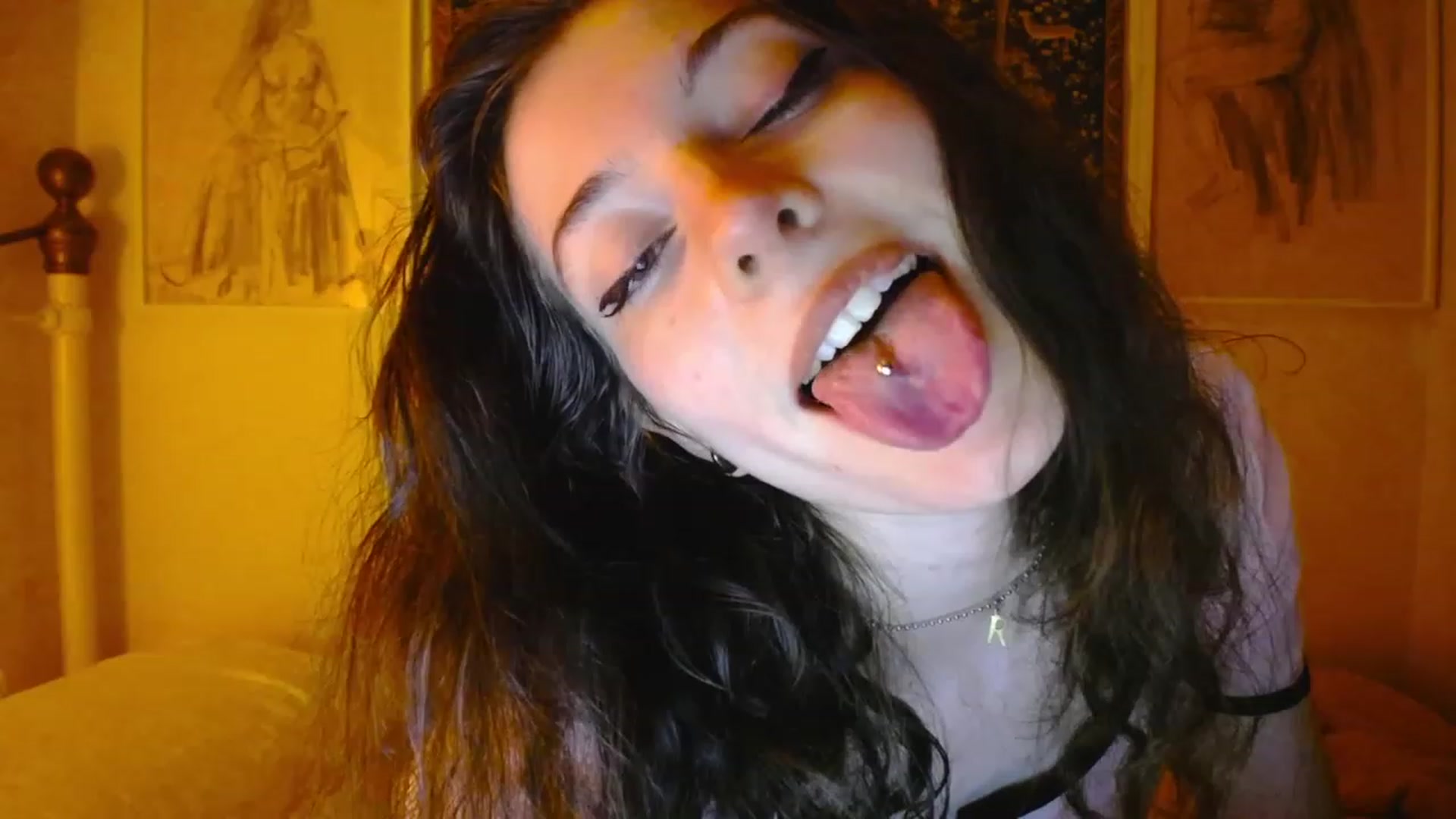 Gallery image thumbnail from viola__'s myfreecams stream on, 05/04/2023, 20:54 image 10 of 20