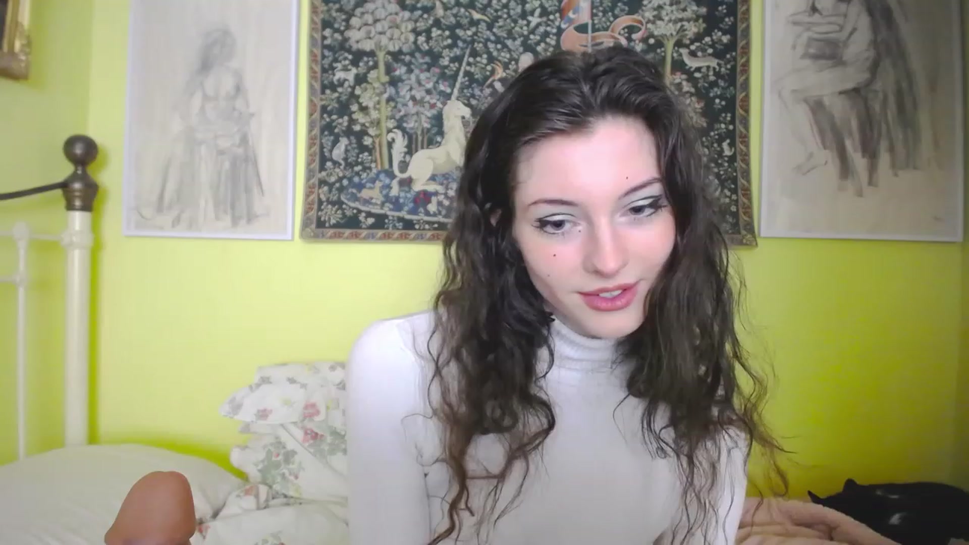 Gallery image thumbnail from viola__'s myfreecams stream on, 05/05/2023, 13:09 image 14 of 20