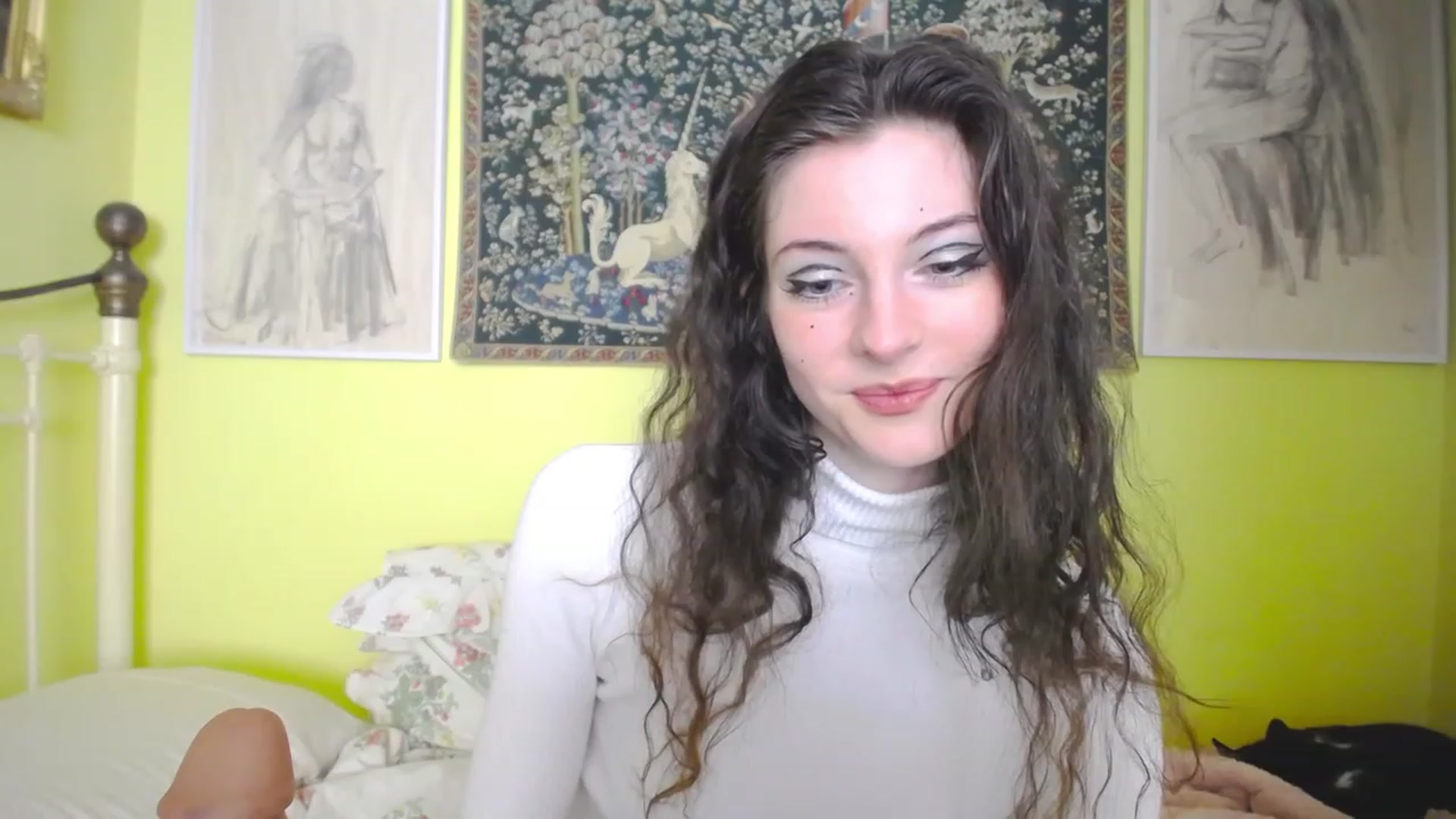 Gallery image thumbnail from viola__'s myfreecams stream on, 05/05/2023, 13:09 image 16 of 20