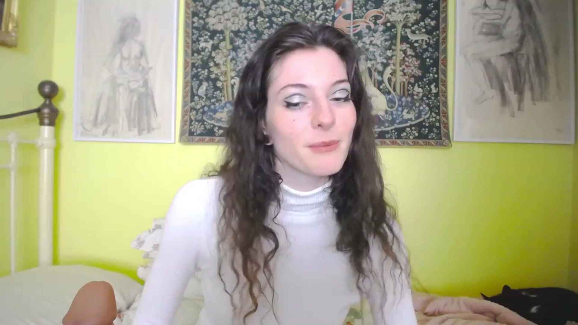Gallery image thumbnail from viola__'s myfreecams stream on, 05/05/2023, 13:09 image 18 of 20