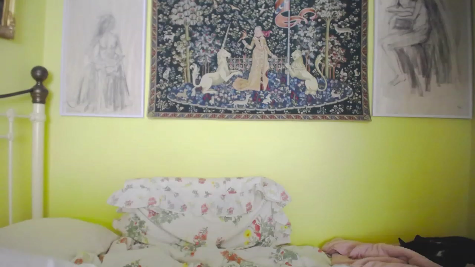 Gallery image thumbnail from viola__'s myfreecams stream on, 05/05/2023, 13:09 image 6 of 20