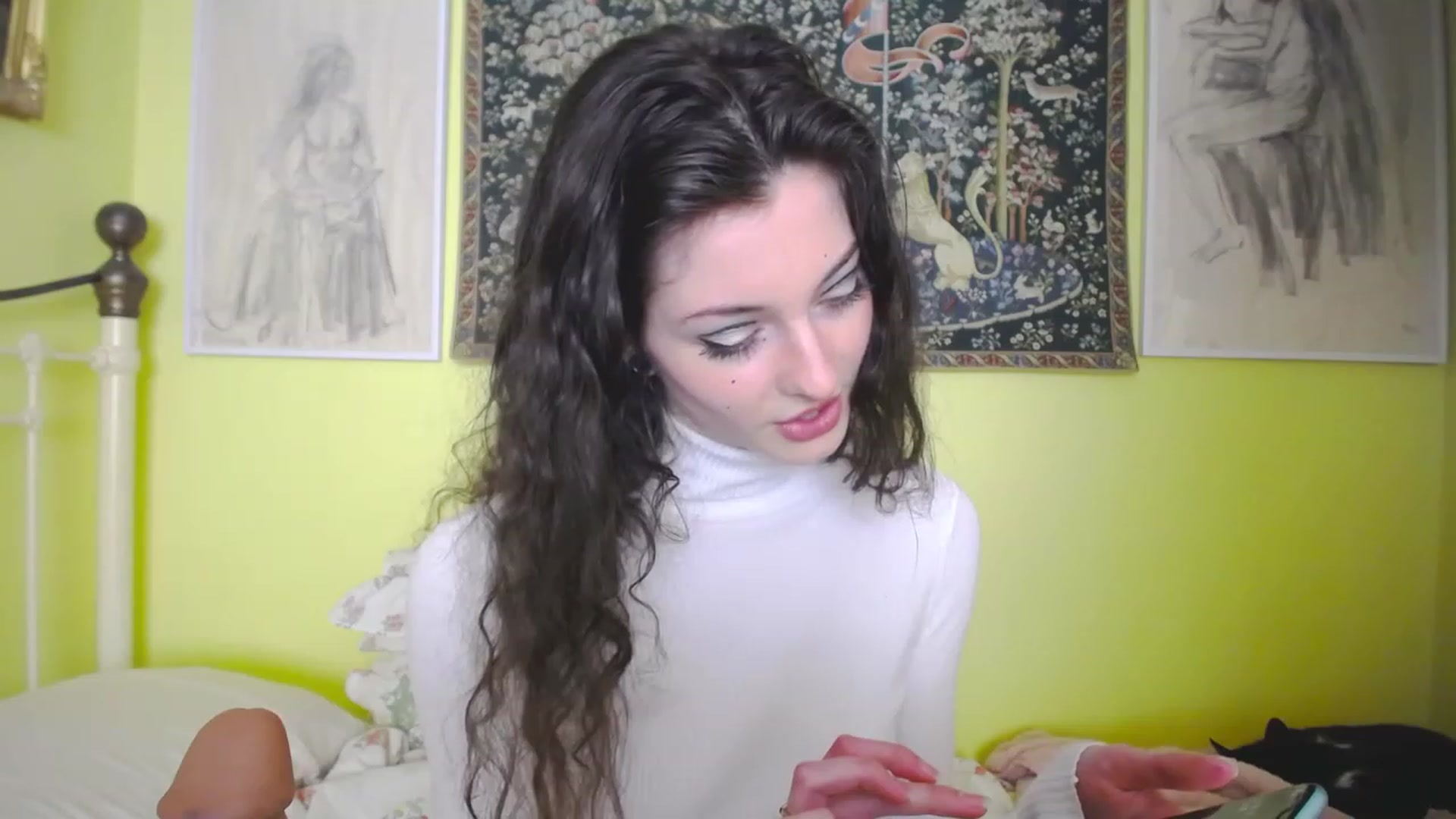 Gallery image thumbnail from viola__'s myfreecams stream on, 05/05/2023, 13:09 image 19 of 20