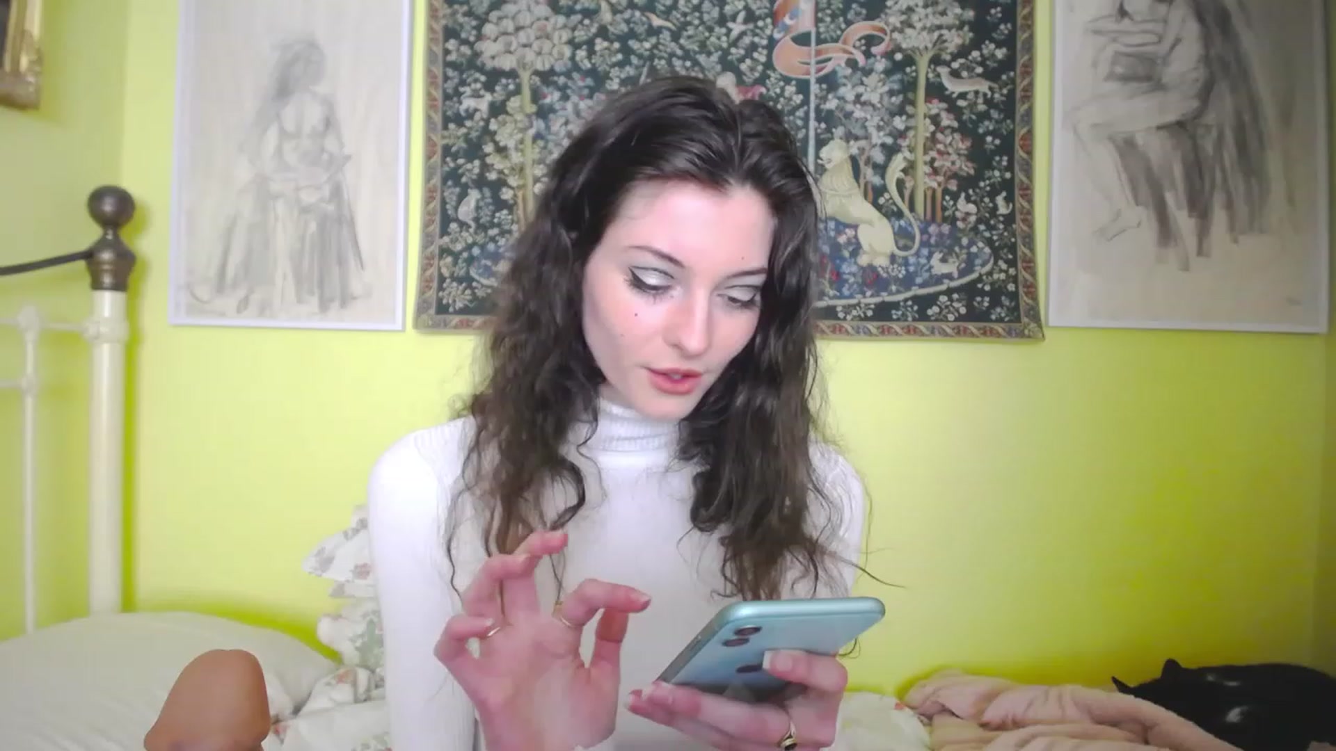 Gallery image thumbnail from viola__'s myfreecams stream on, 05/05/2023, 13:09 image 17 of 20