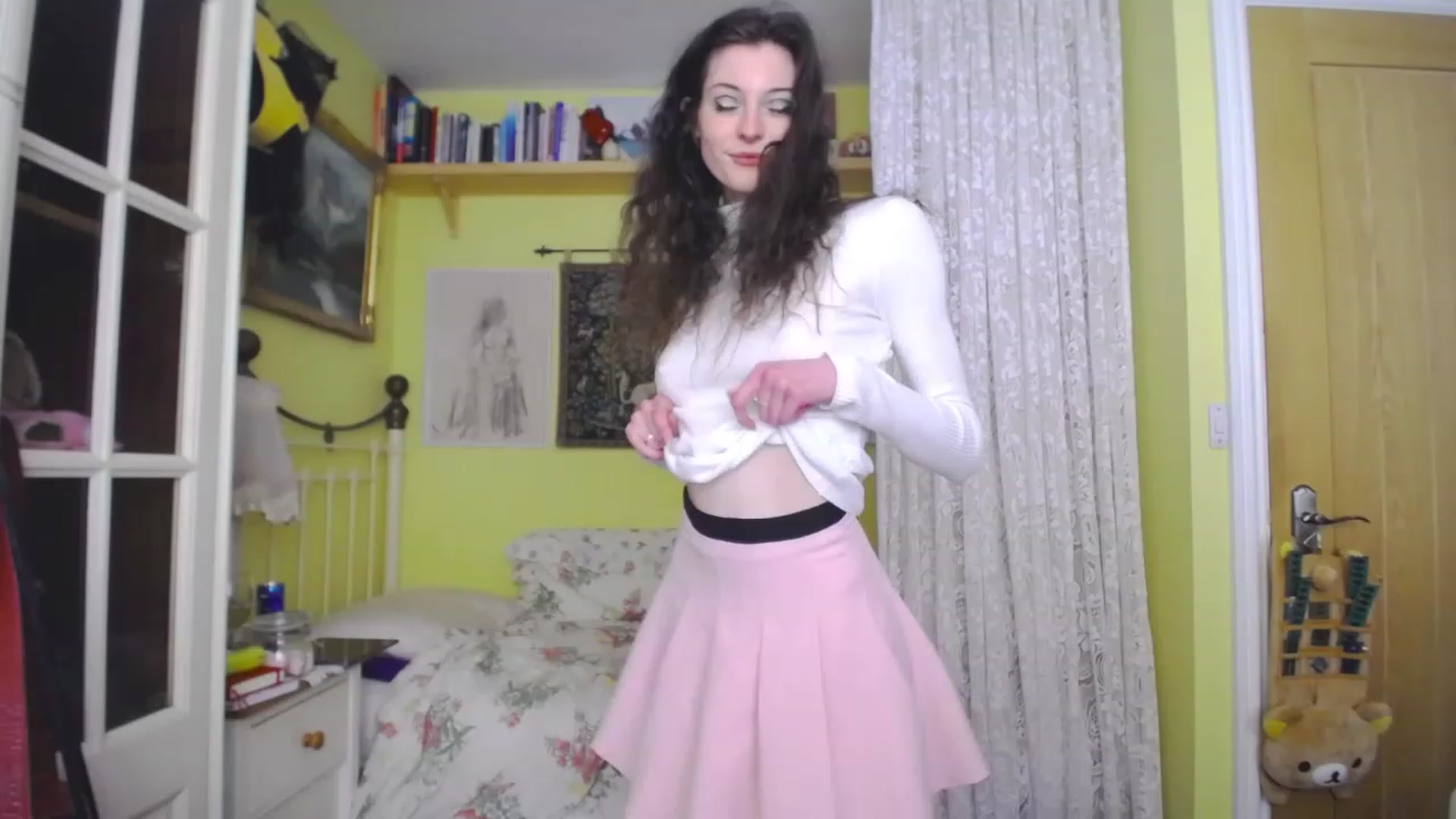 Gallery image thumbnail from viola__'s myfreecams stream on, 05/05/2023, 16:23 image 20 of 20