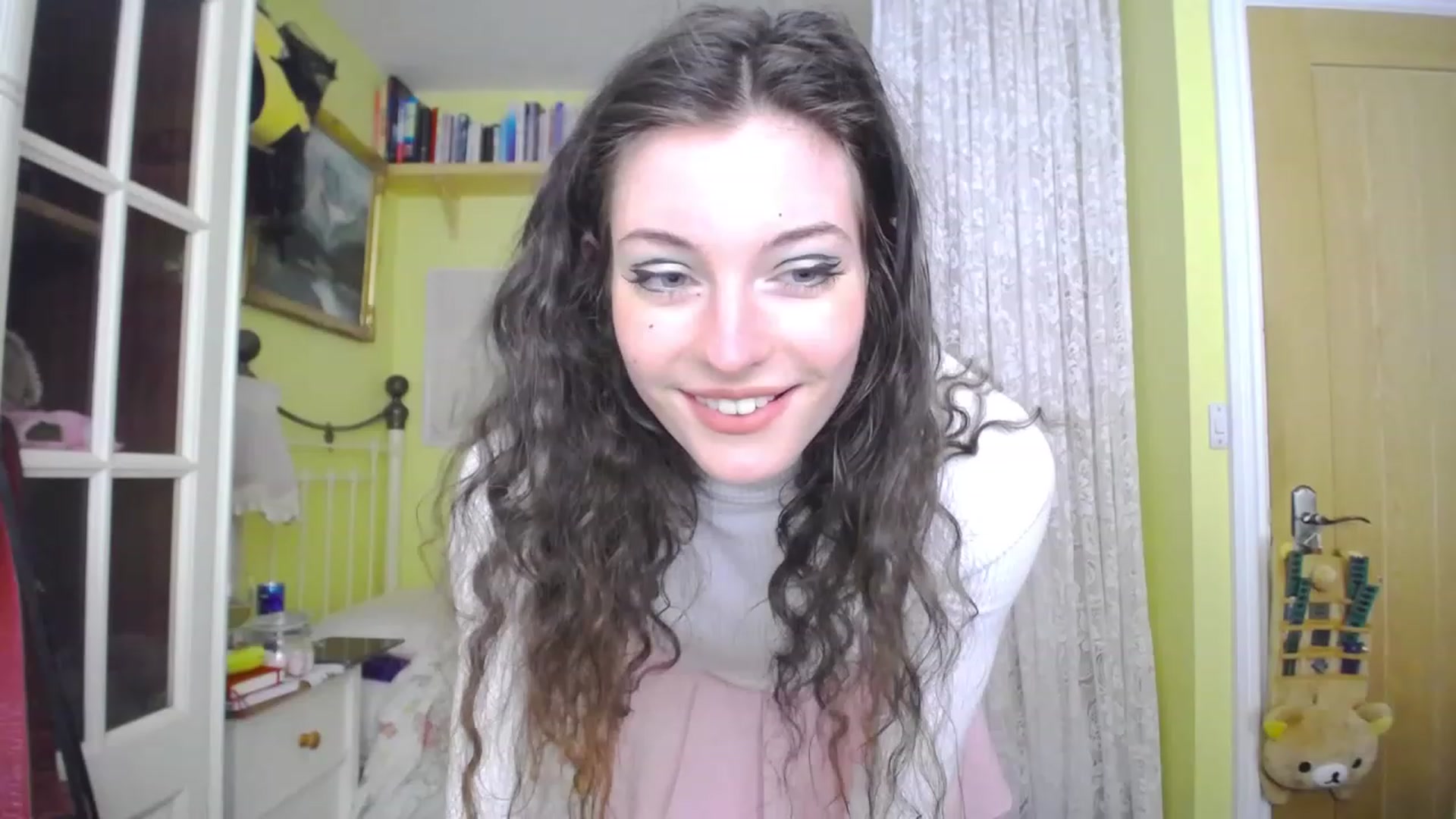 Gallery image thumbnail from viola__'s myfreecams stream on, 05/05/2023, 16:57 image 9 of 20