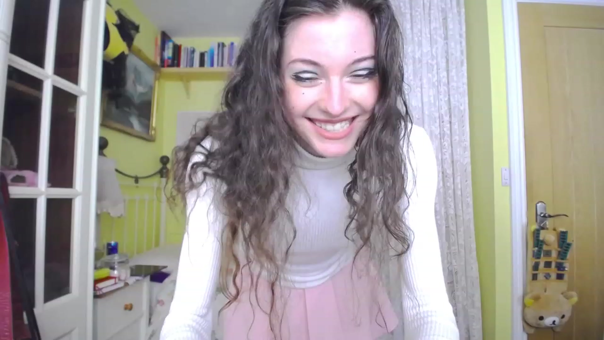 Gallery image thumbnail from viola__'s myfreecams stream on, 05/05/2023, 16:57 image 6 of 20