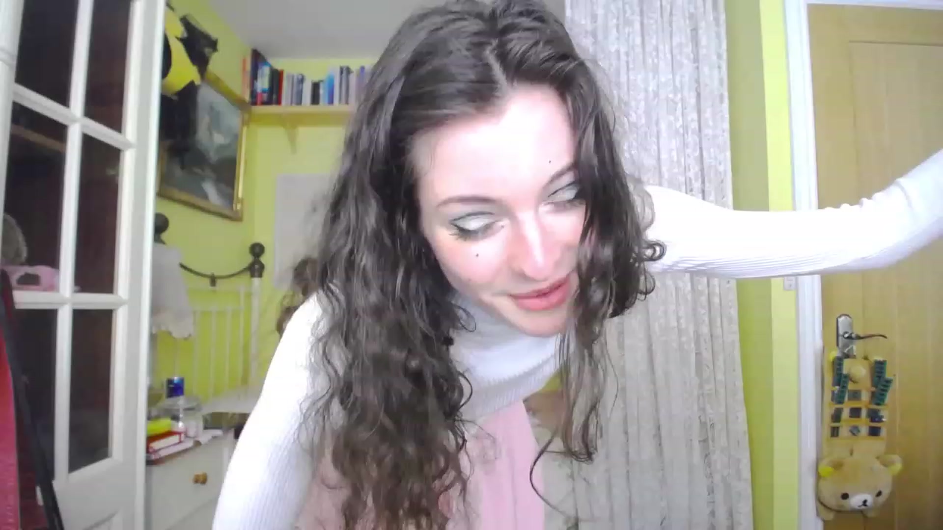 Gallery image thumbnail from viola__'s myfreecams stream on, 05/05/2023, 16:57 image 11 of 20