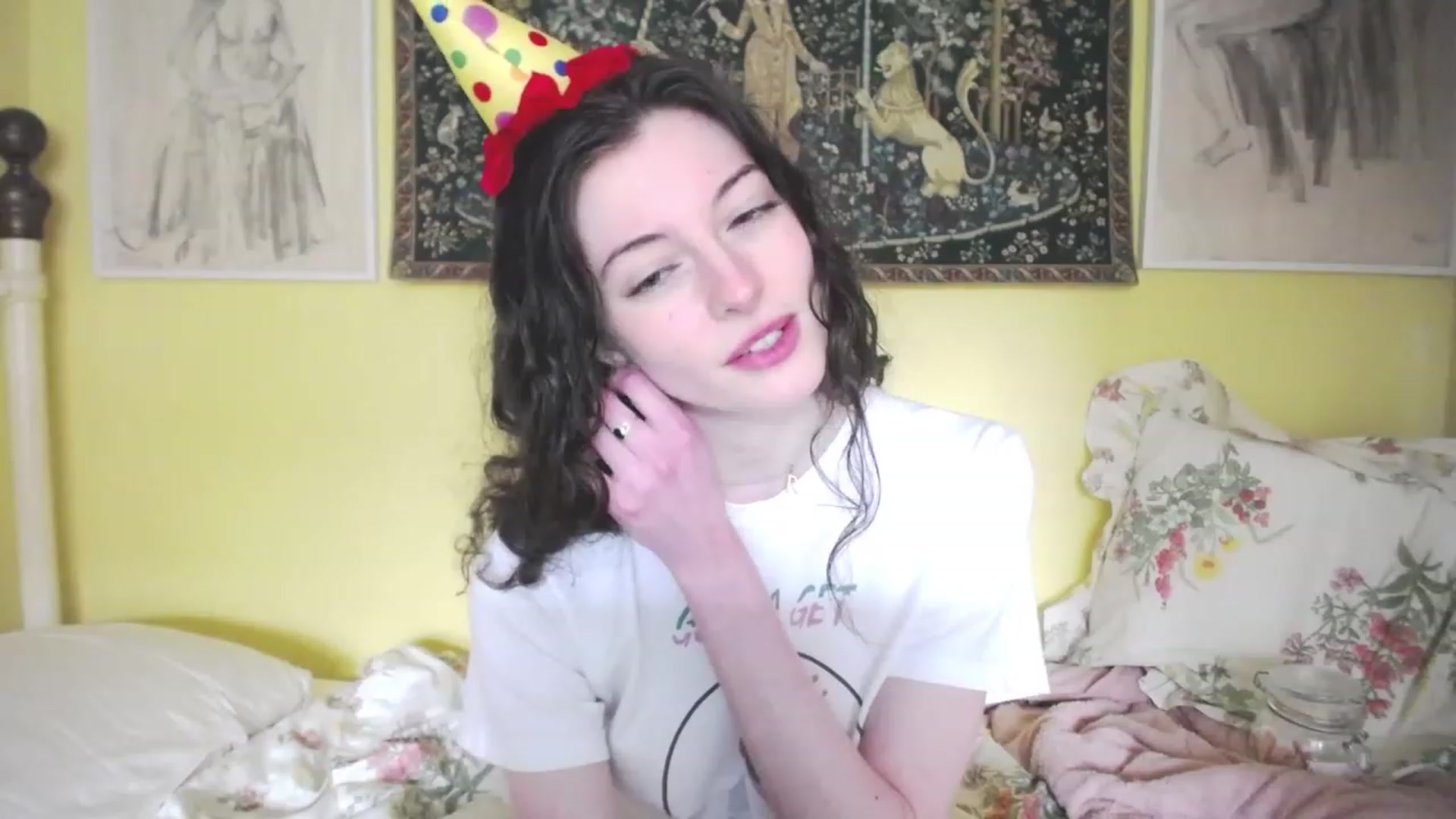 Gallery image thumbnail from viola__'s myfreecams stream on, 05/09/2023, 14:58 image 17 of 20