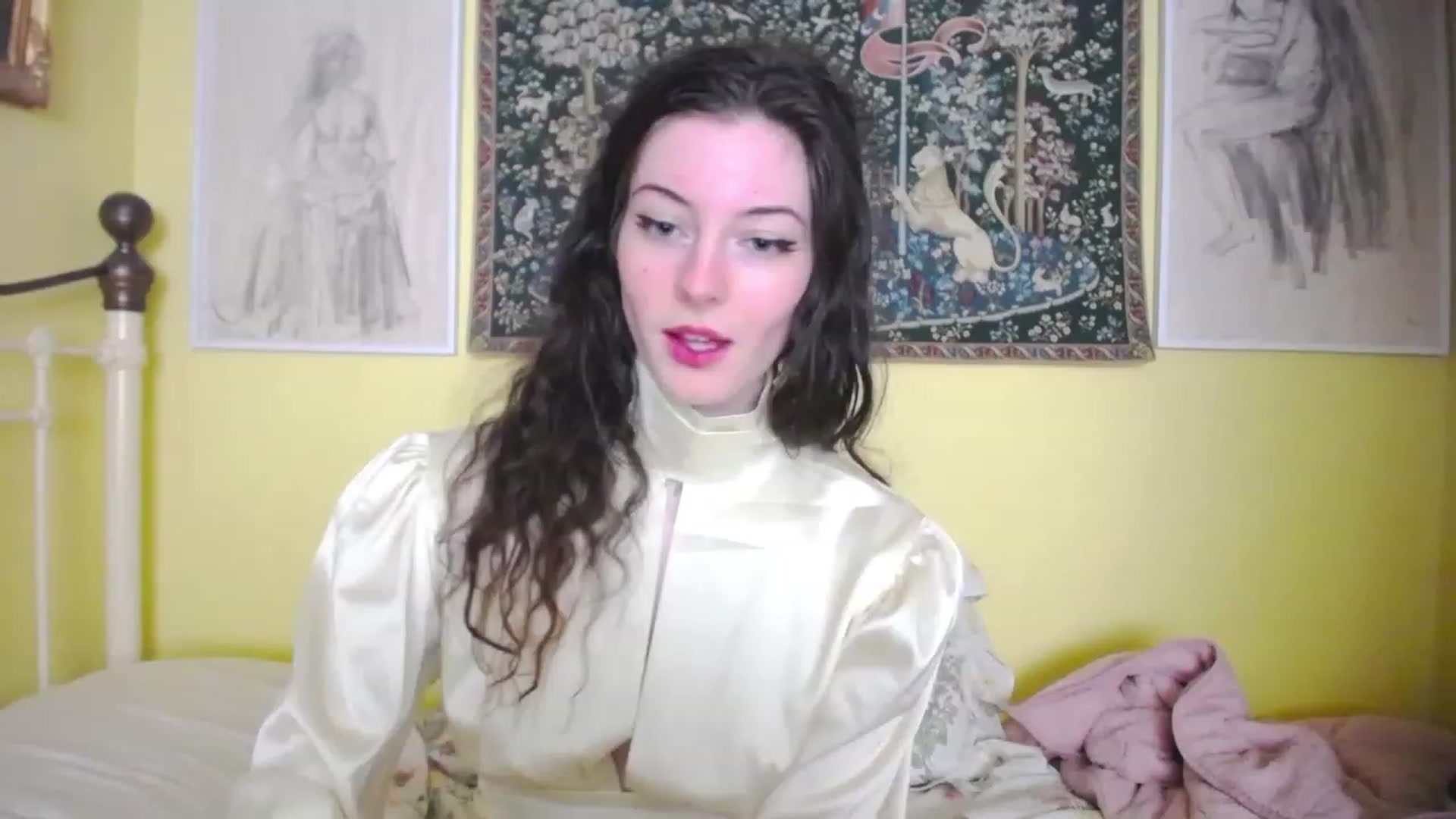 Gallery image thumbnail from viola__'s myfreecams stream on, 05/12/2023, 10:53 image 1 of 20