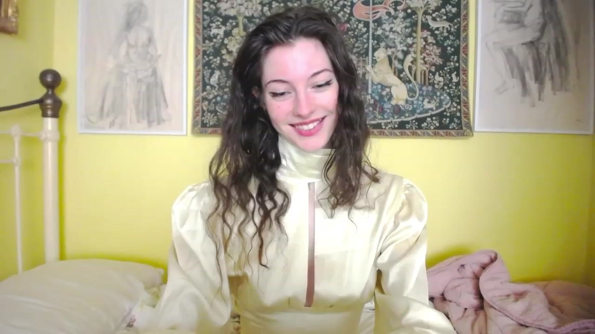 Gallery image thumbnail from viola__'s myfreecams stream on, 05/12/2023, 10:53 image 12 of 20