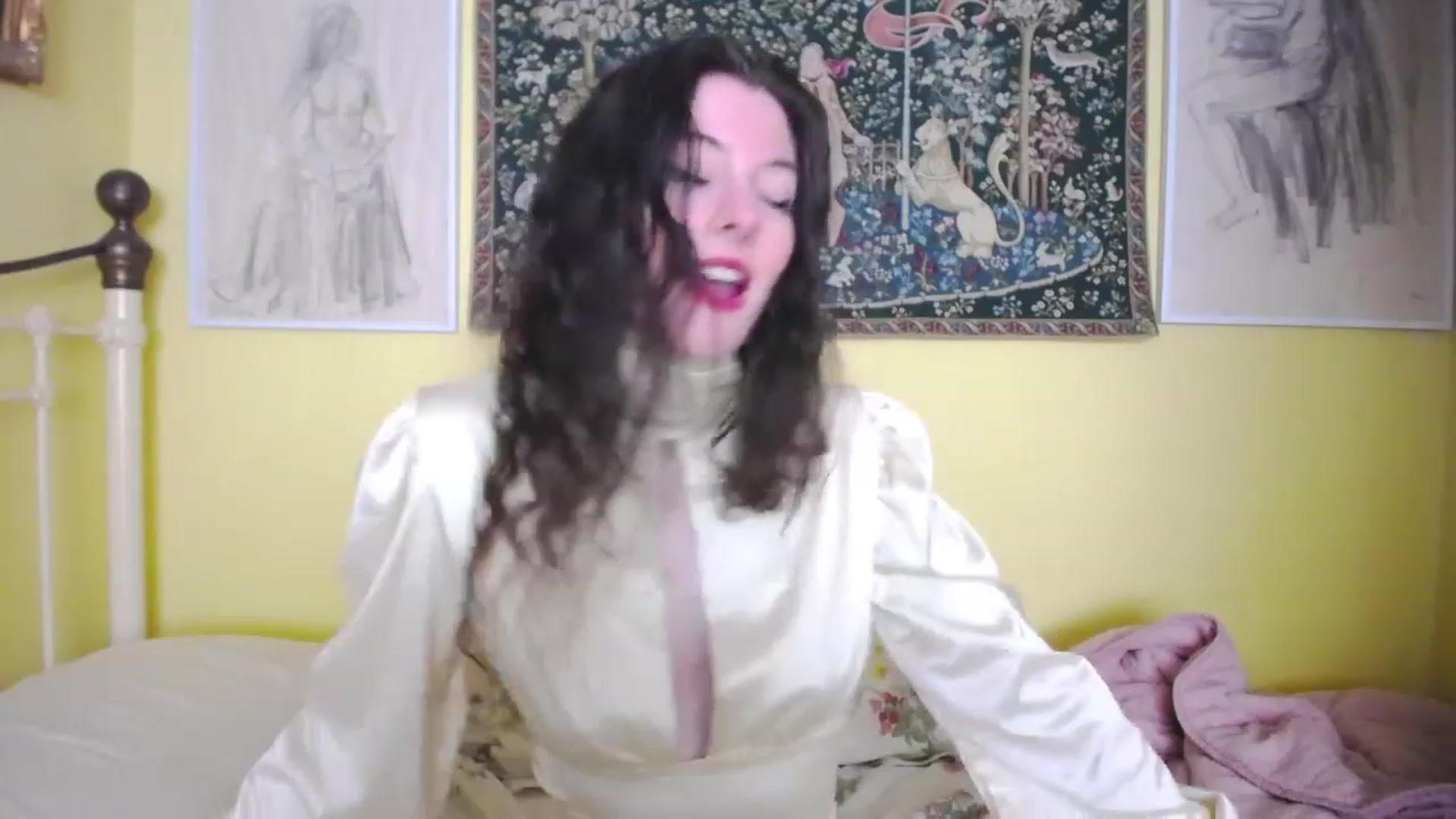 Gallery image thumbnail from viola__'s myfreecams stream on, 05/12/2023, 10:53 image 11 of 20