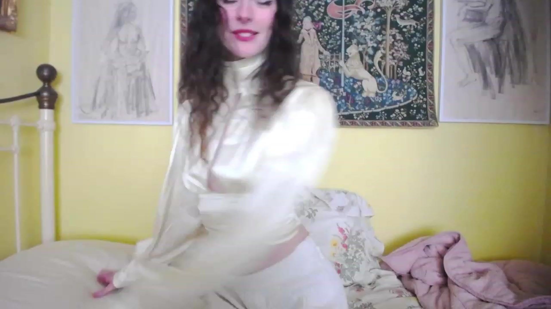 Gallery image thumbnail from viola__'s myfreecams stream on, 05/12/2023, 10:53 image 16 of 20