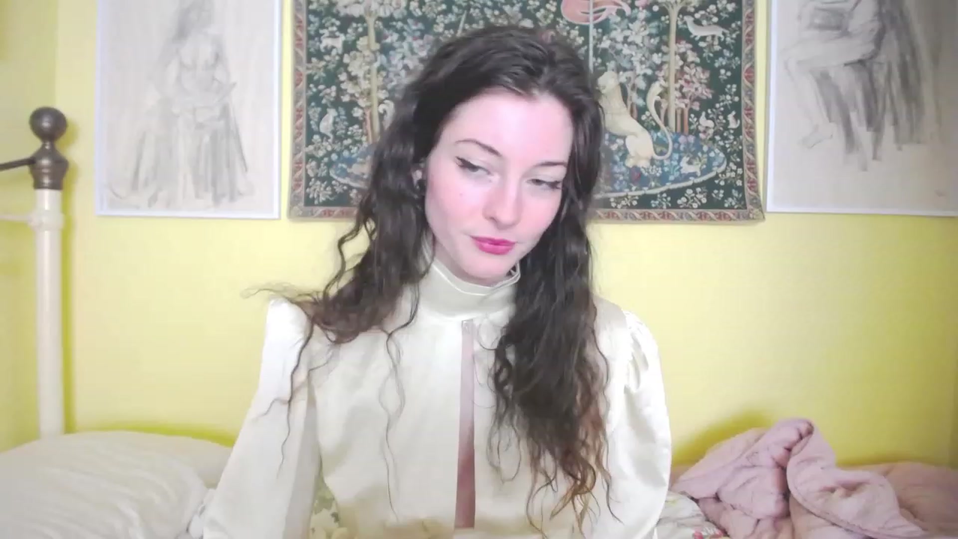 Gallery image thumbnail from viola__'s myfreecams stream on, 05/12/2023, 12:31 image 5 of 20