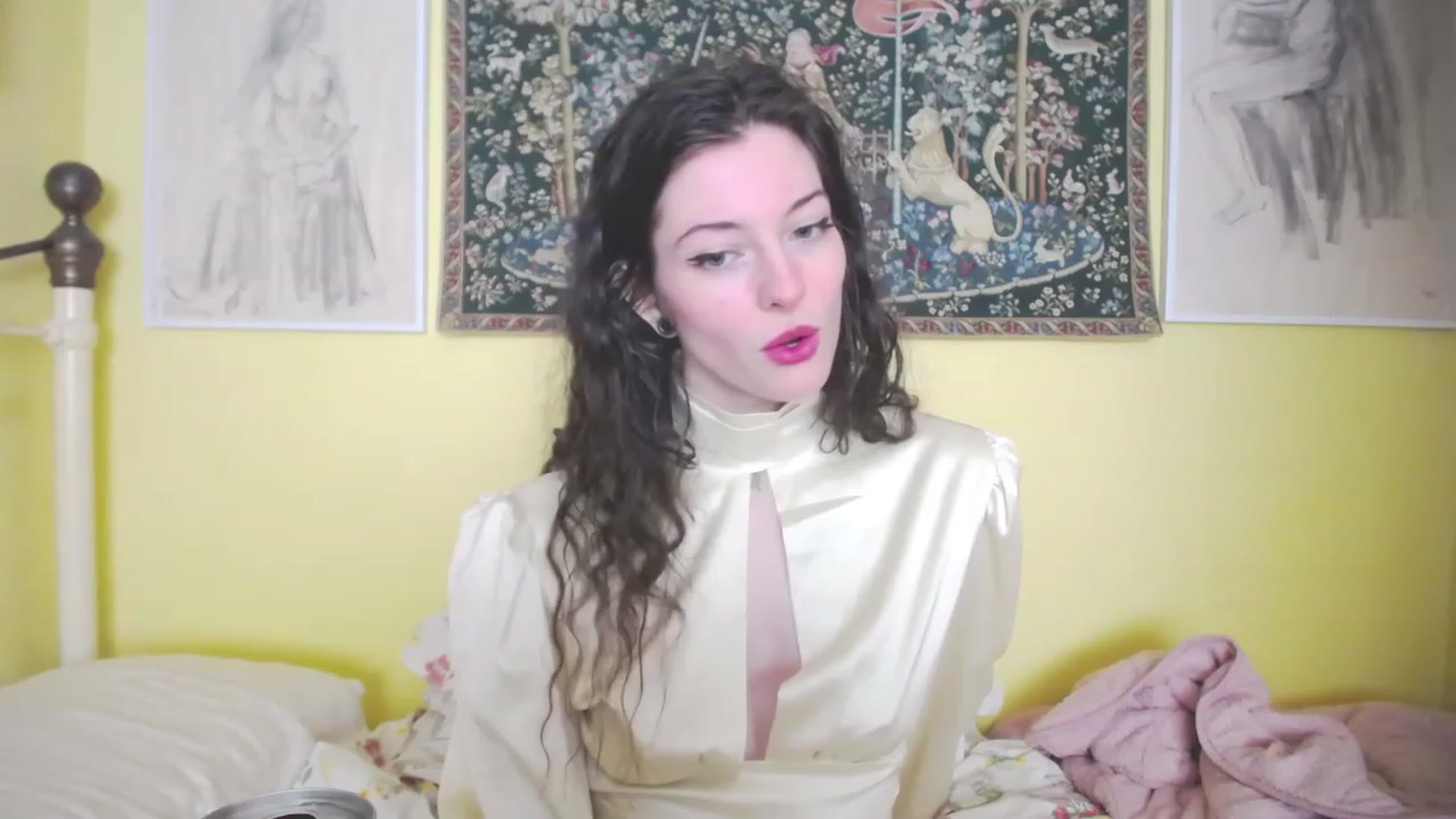Gallery image thumbnail from viola__'s myfreecams stream on, 05/12/2023, 12:31 image 7 of 20