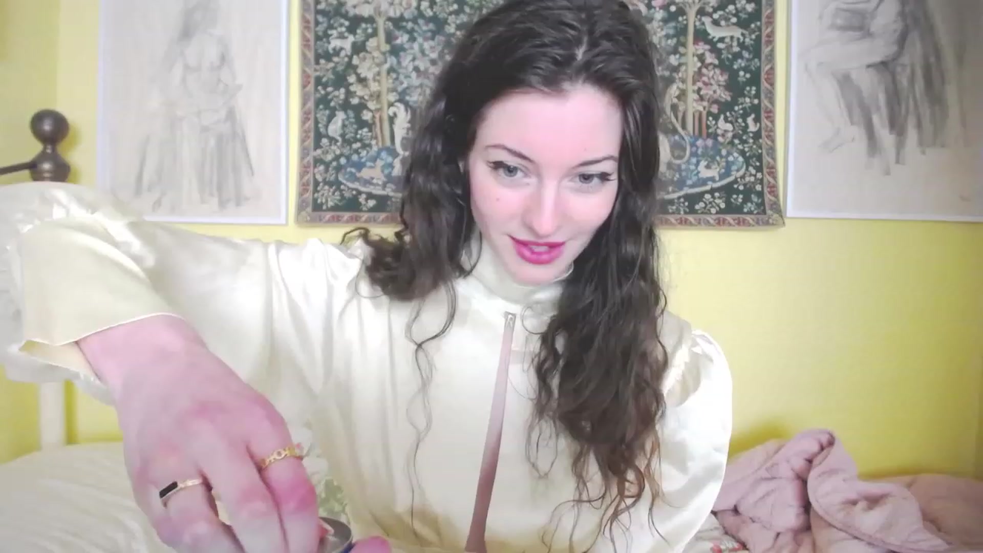 Gallery image thumbnail from viola__'s myfreecams stream on, 05/12/2023, 12:31 image 4 of 20