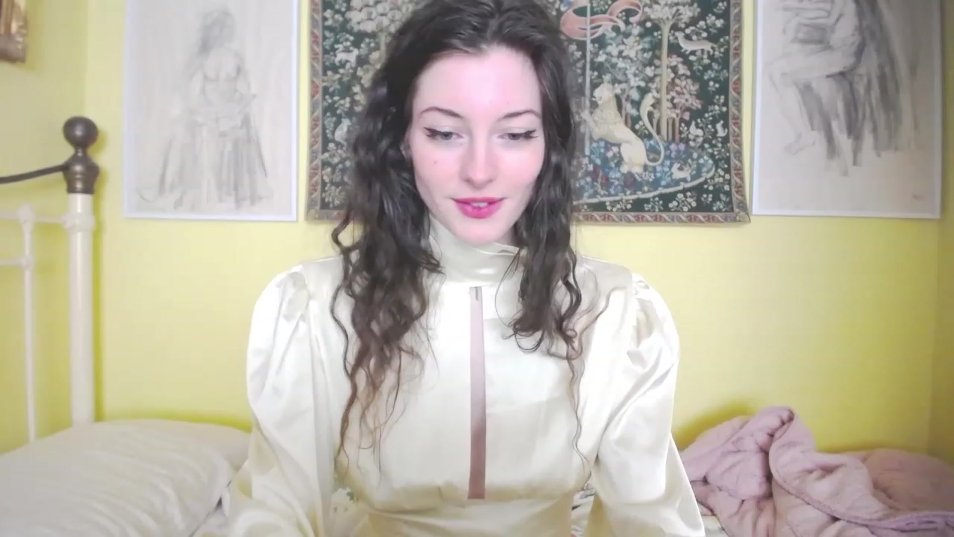 Gallery image thumbnail from viola__'s myfreecams stream on, 05/12/2023, 12:31 image 2 of 20