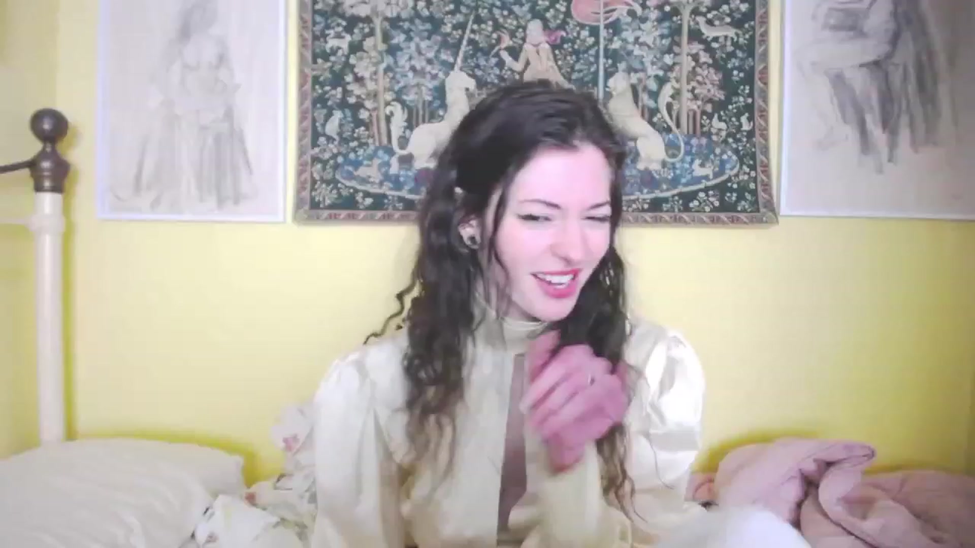 Gallery image thumbnail from viola__'s myfreecams stream on, 05/12/2023, 12:31 image 15 of 20