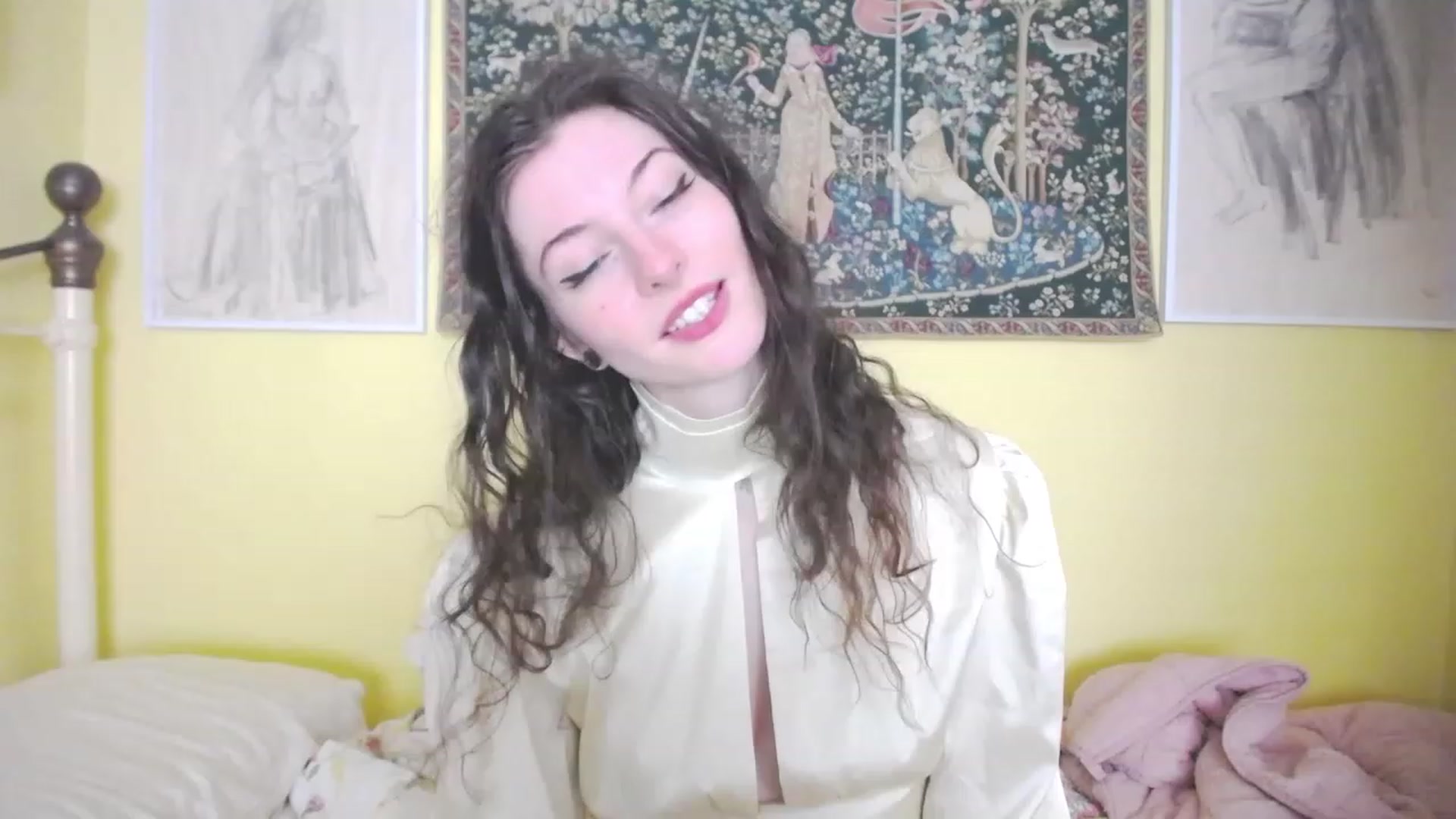 Gallery image thumbnail from viola__'s myfreecams stream on, 05/12/2023, 12:31 image 12 of 20