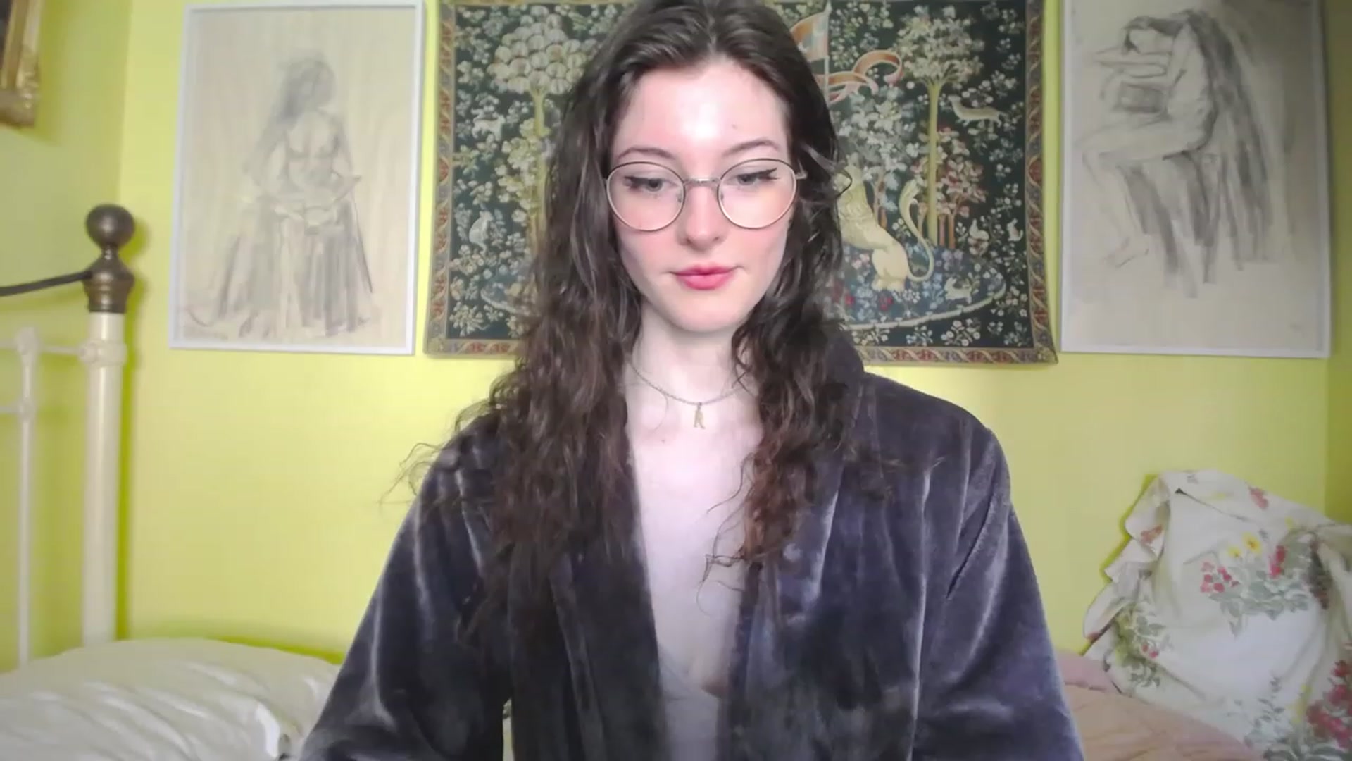 Gallery image thumbnail from viola__'s myfreecams stream on, 05/17/2023, 11:48 image 15 of 20