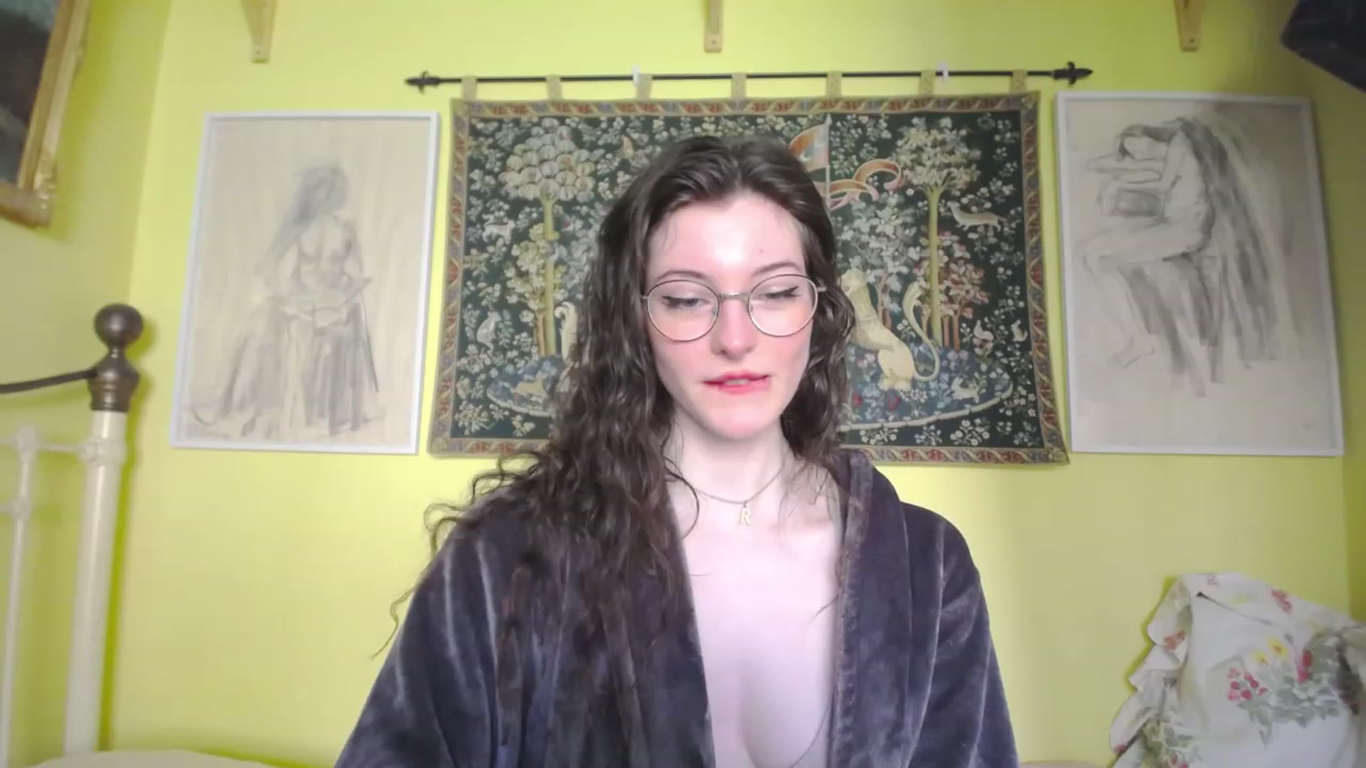 Gallery image thumbnail from viola__'s myfreecams stream on, 05/17/2023, 11:48 image 12 of 20