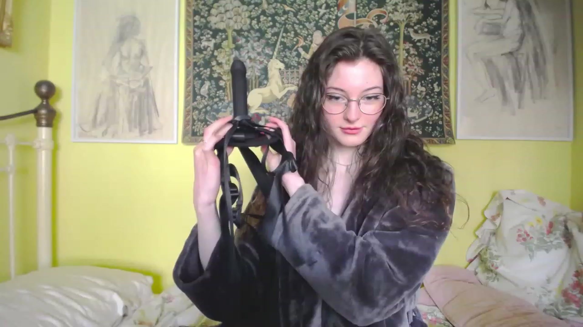 Gallery image thumbnail from viola__'s myfreecams stream on, 05/17/2023, 11:48 image 18 of 20