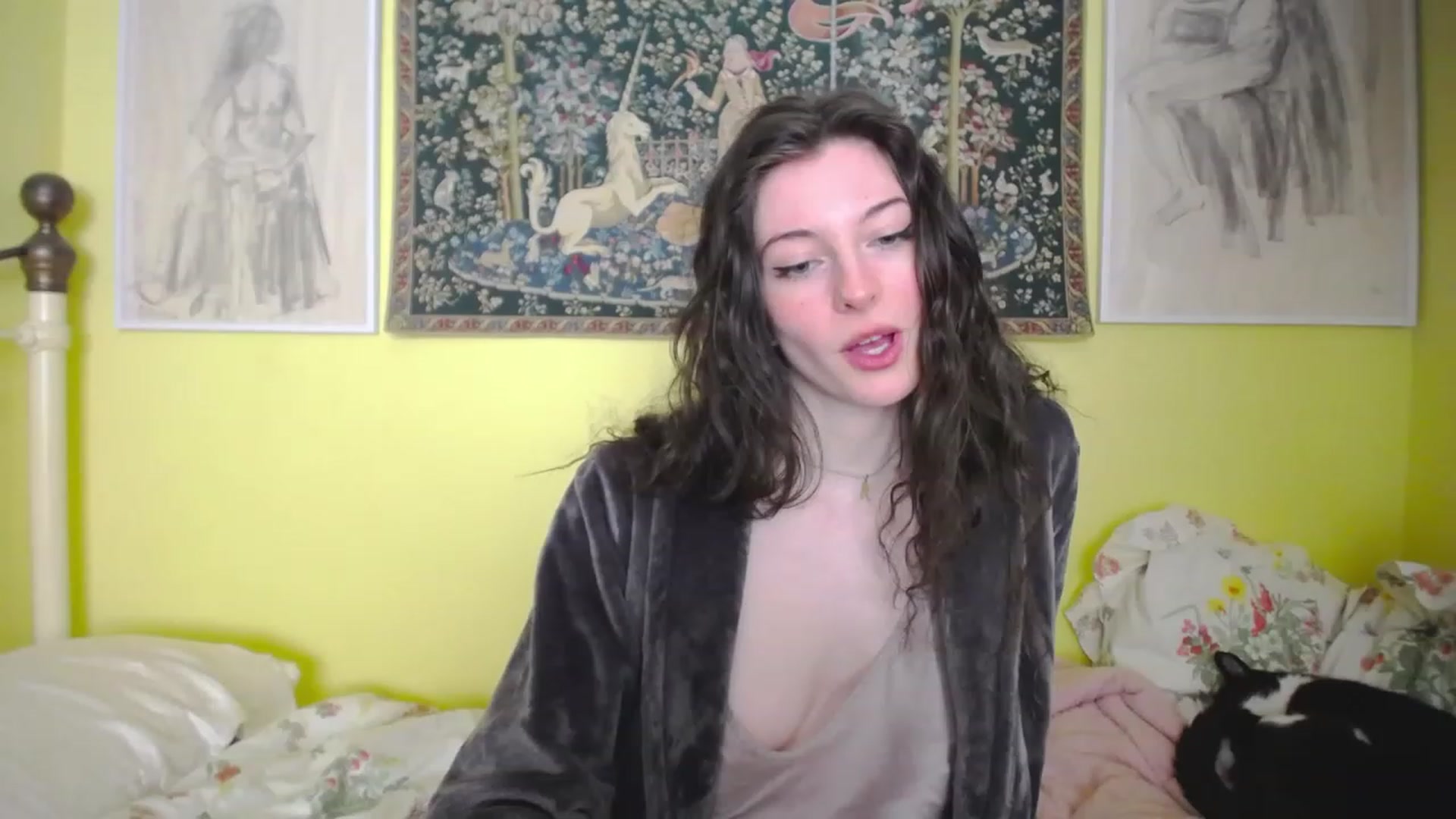 Gallery image thumbnail from viola__'s myfreecams stream on, 05/18/2023, 11:45 image 11 of 20