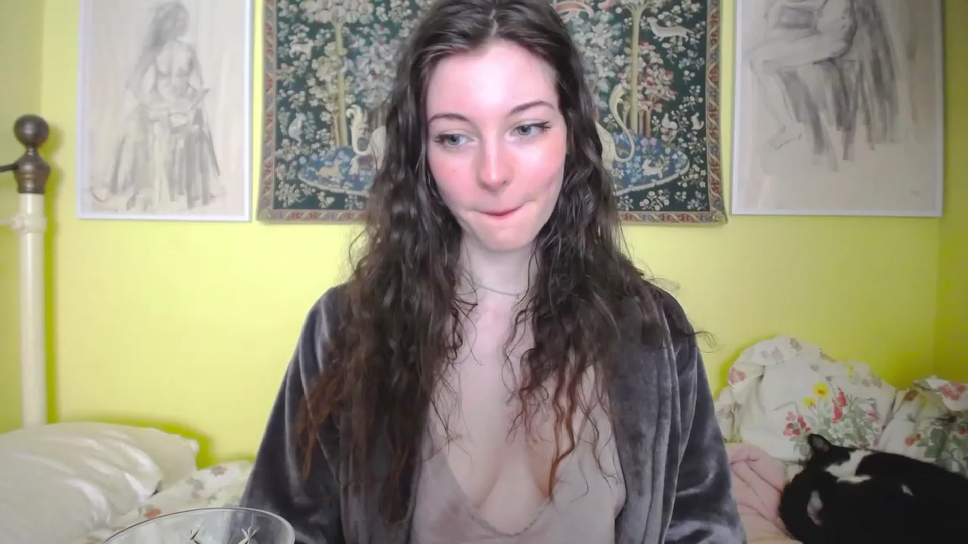 Gallery image thumbnail from viola__'s myfreecams stream on, 05/18/2023, 11:45 image 18 of 20