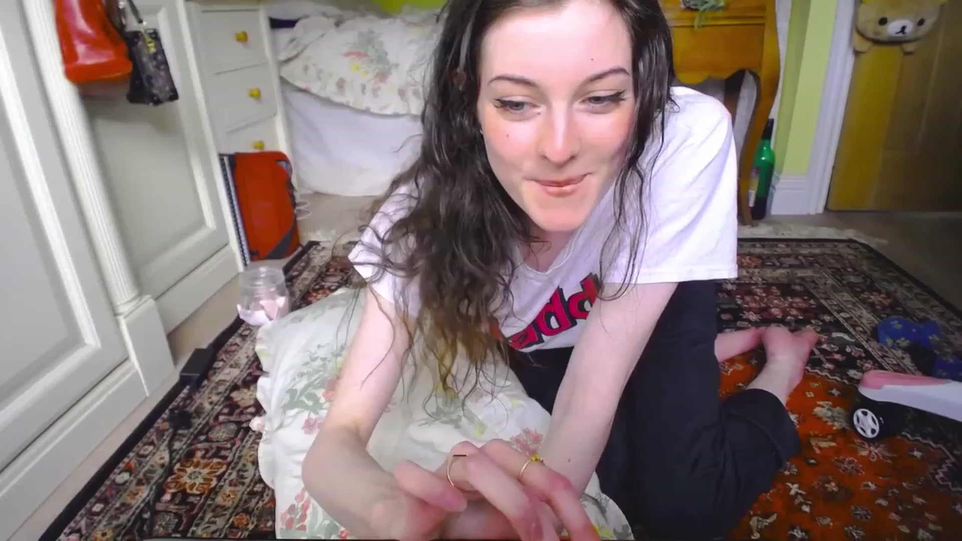 Gallery image thumbnail from viola__'s myfreecams stream on, 05/19/2023, 18:01 image 20 of 20