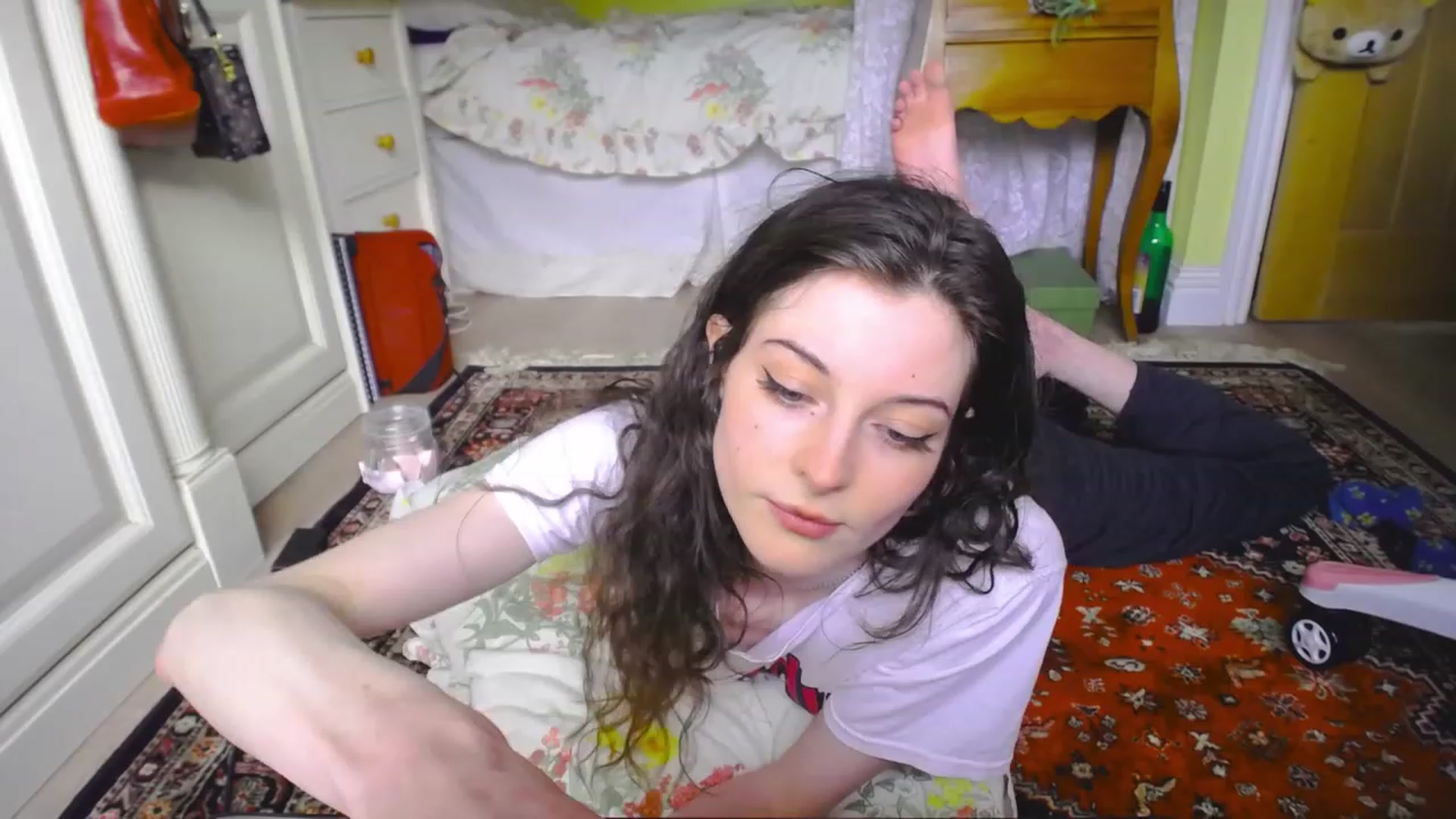 Gallery image thumbnail from viola__'s myfreecams stream on, 05/19/2023, 18:01 image 14 of 20