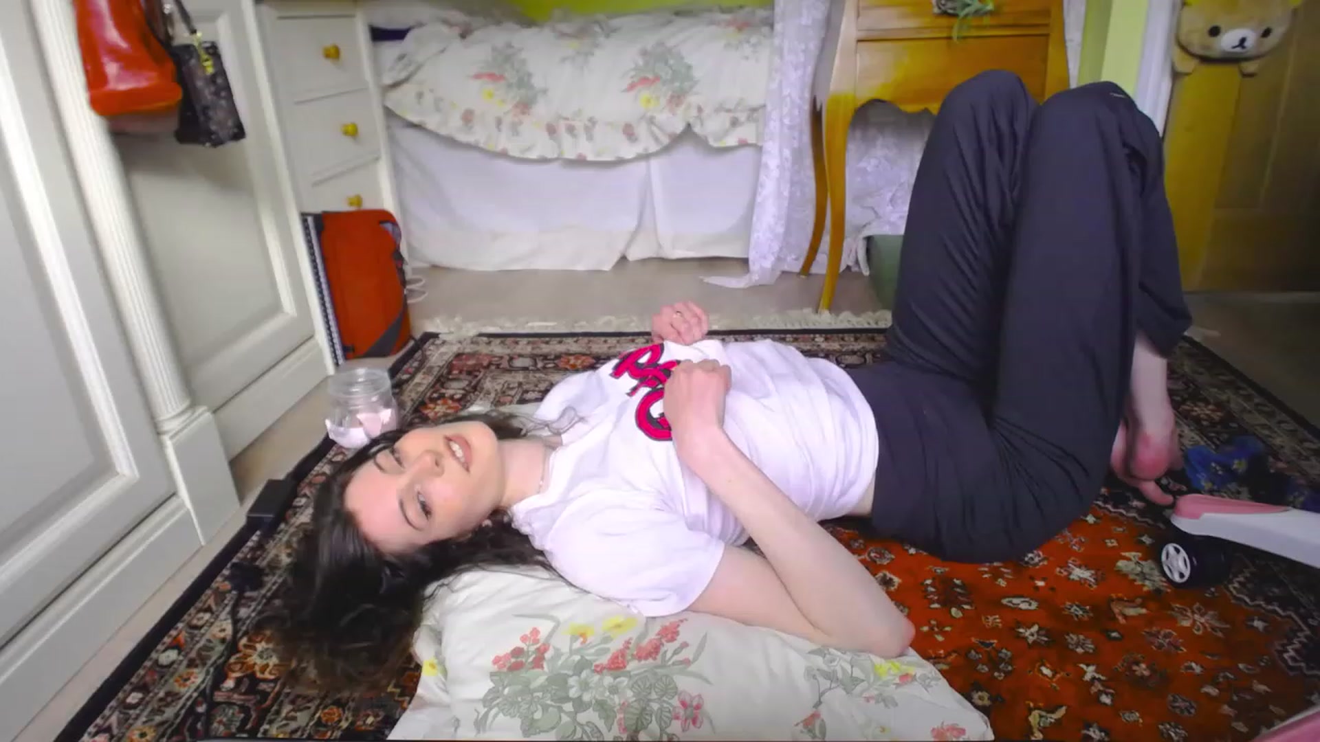 Gallery image thumbnail from viola__'s myfreecams stream on, 05/19/2023, 18:01 image 3 of 20
