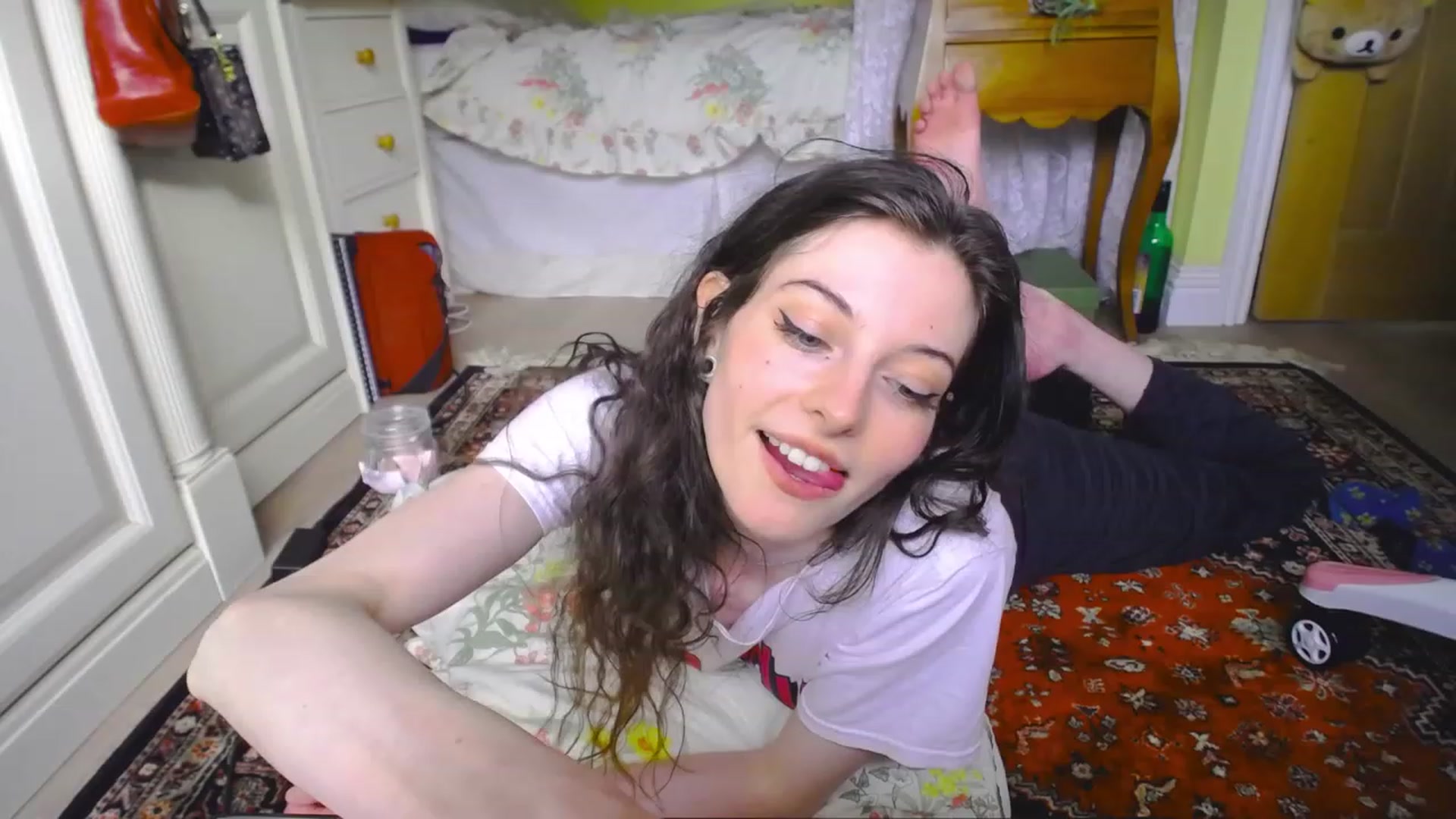 Gallery image thumbnail from viola__'s myfreecams stream on, 05/19/2023, 18:01 image 13 of 20