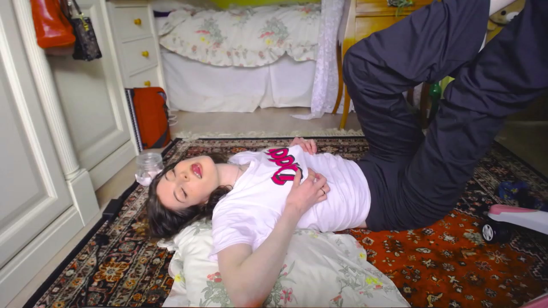 Gallery image thumbnail from viola__'s myfreecams stream on, 05/19/2023, 18:01 image 6 of 20