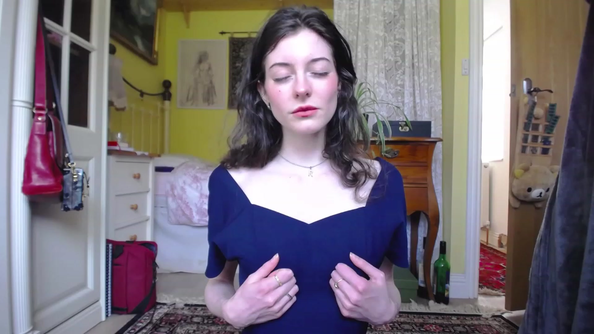 Gallery image thumbnail from viola__'s myfreecams stream on, 05/22/2023, 15:19 image 12 of 20