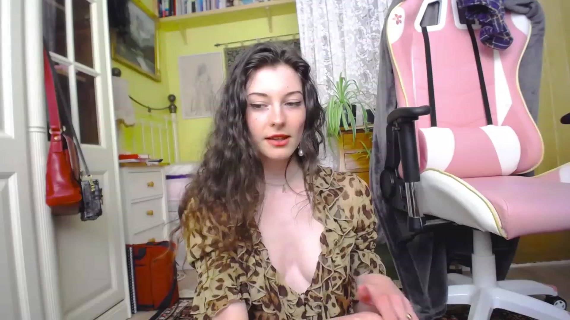 Gallery image thumbnail from viola__'s myfreecams stream on, 05/24/2023, 16:15 image 19 of 20