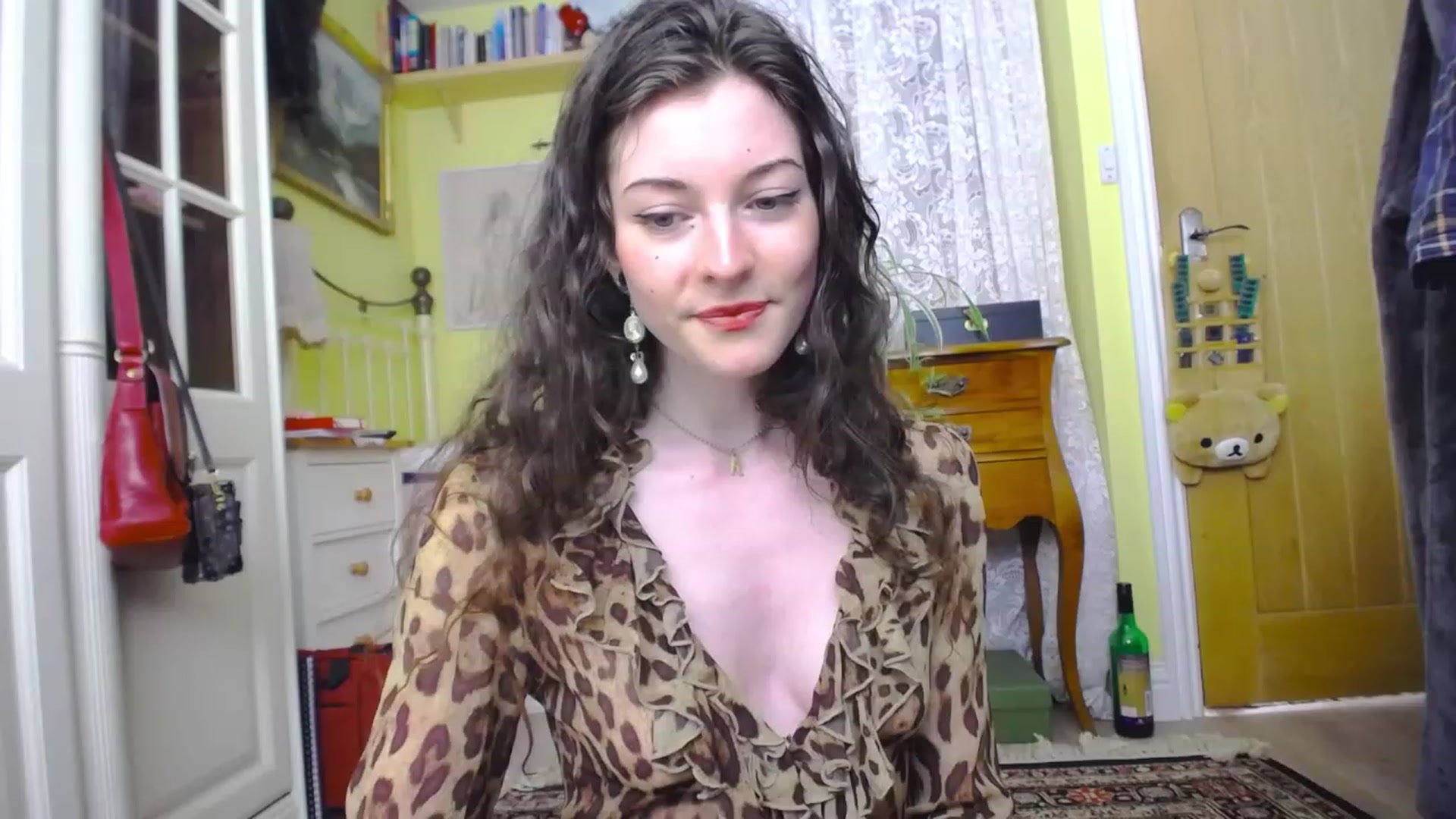 Gallery image thumbnail from viola__'s myfreecams stream on, 05/24/2023, 16:15 image 5 of 20