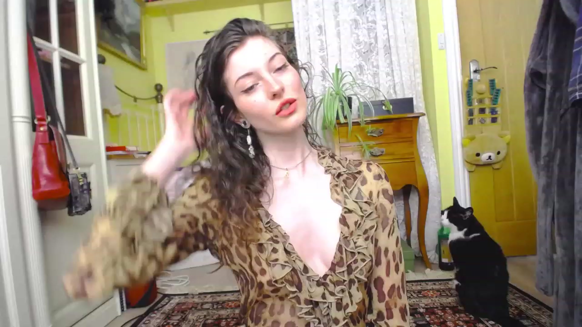 Gallery image thumbnail from viola__'s myfreecams stream on, 05/24/2023, 17:48 image 13 of 20