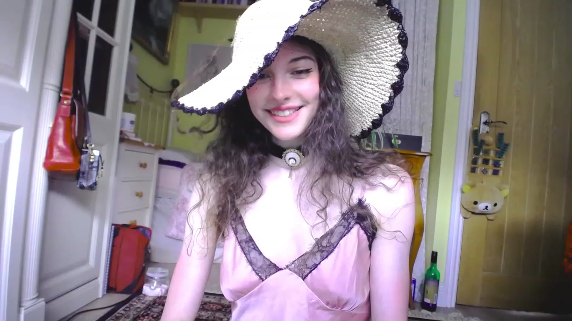 Gallery image thumbnail from viola__'s myfreecams stream on, 05/26/2023, 20:12 image 12 of 20
