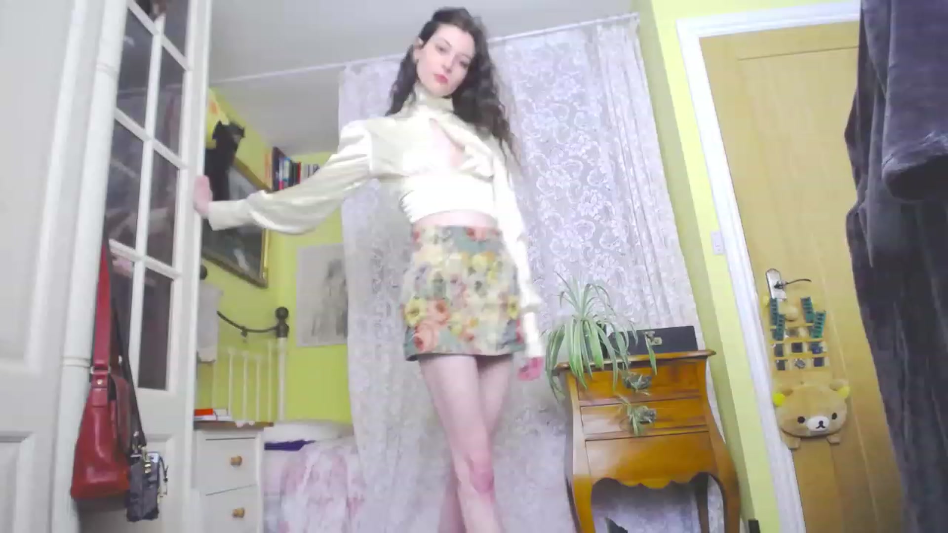 Gallery image thumbnail from viola__'s myfreecams stream on, 06/01/2023, 14:36 image 19 of 20