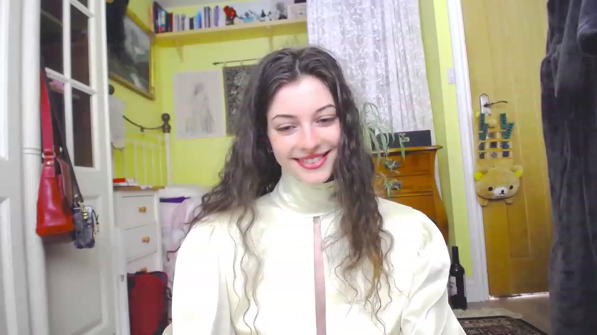 Gallery image thumbnail from viola__'s myfreecams stream on, 06/01/2023, 14:36 image 6 of 20