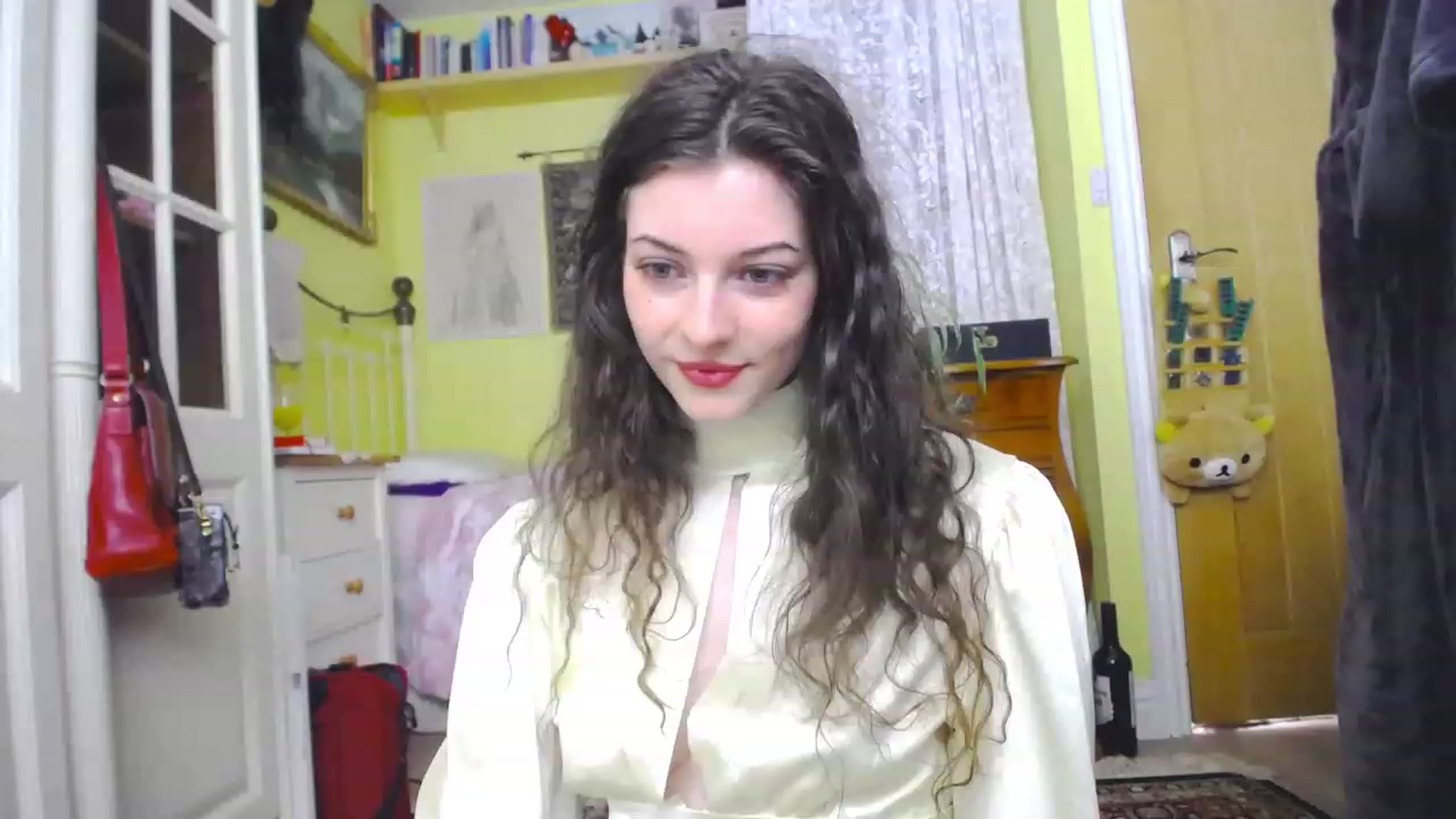 Gallery image thumbnail from viola__'s myfreecams stream on, 06/01/2023, 14:36 image 1 of 20
