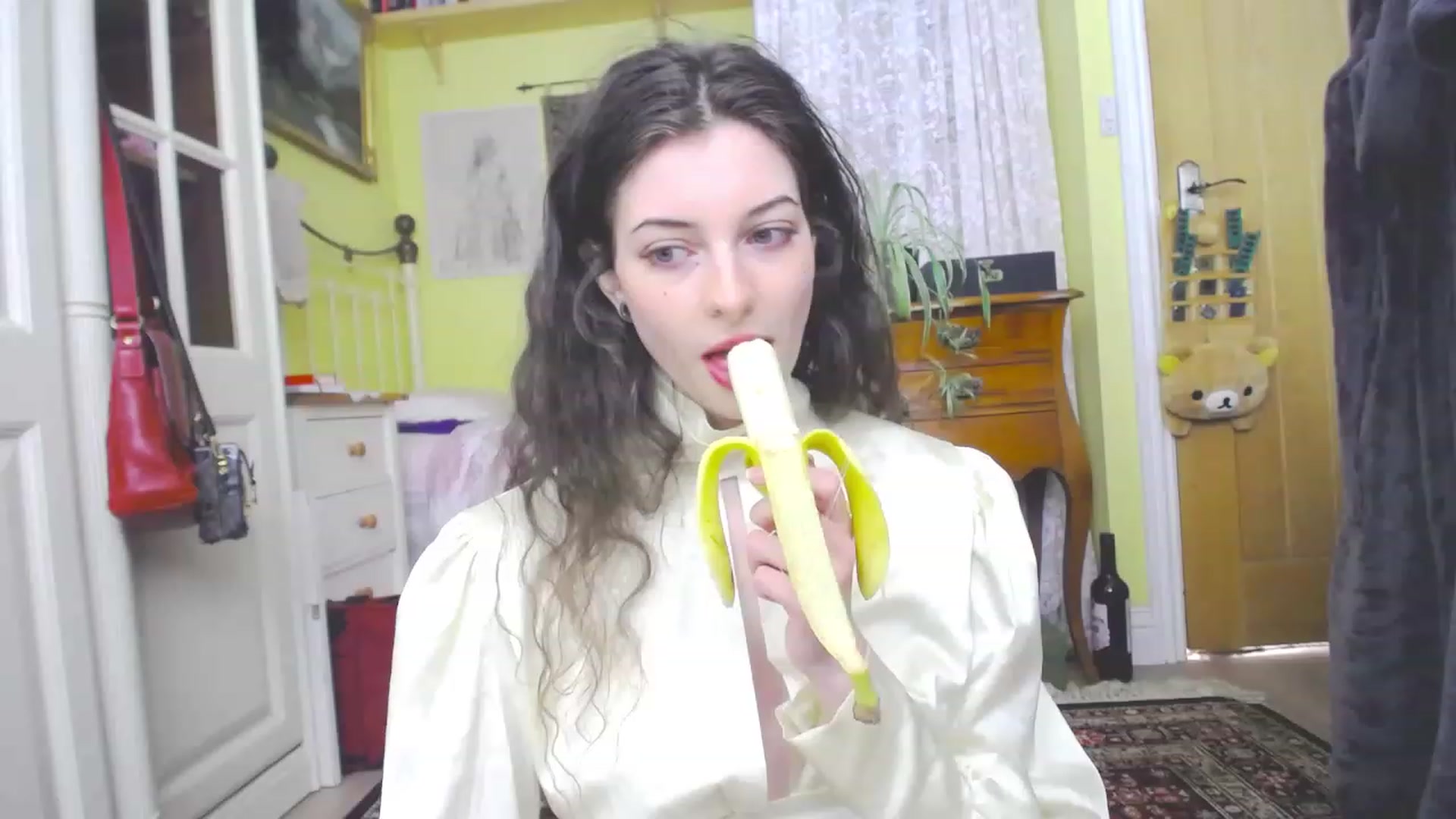 Gallery image thumbnail from viola__'s myfreecams stream on, 06/01/2023, 14:36 image 16 of 20