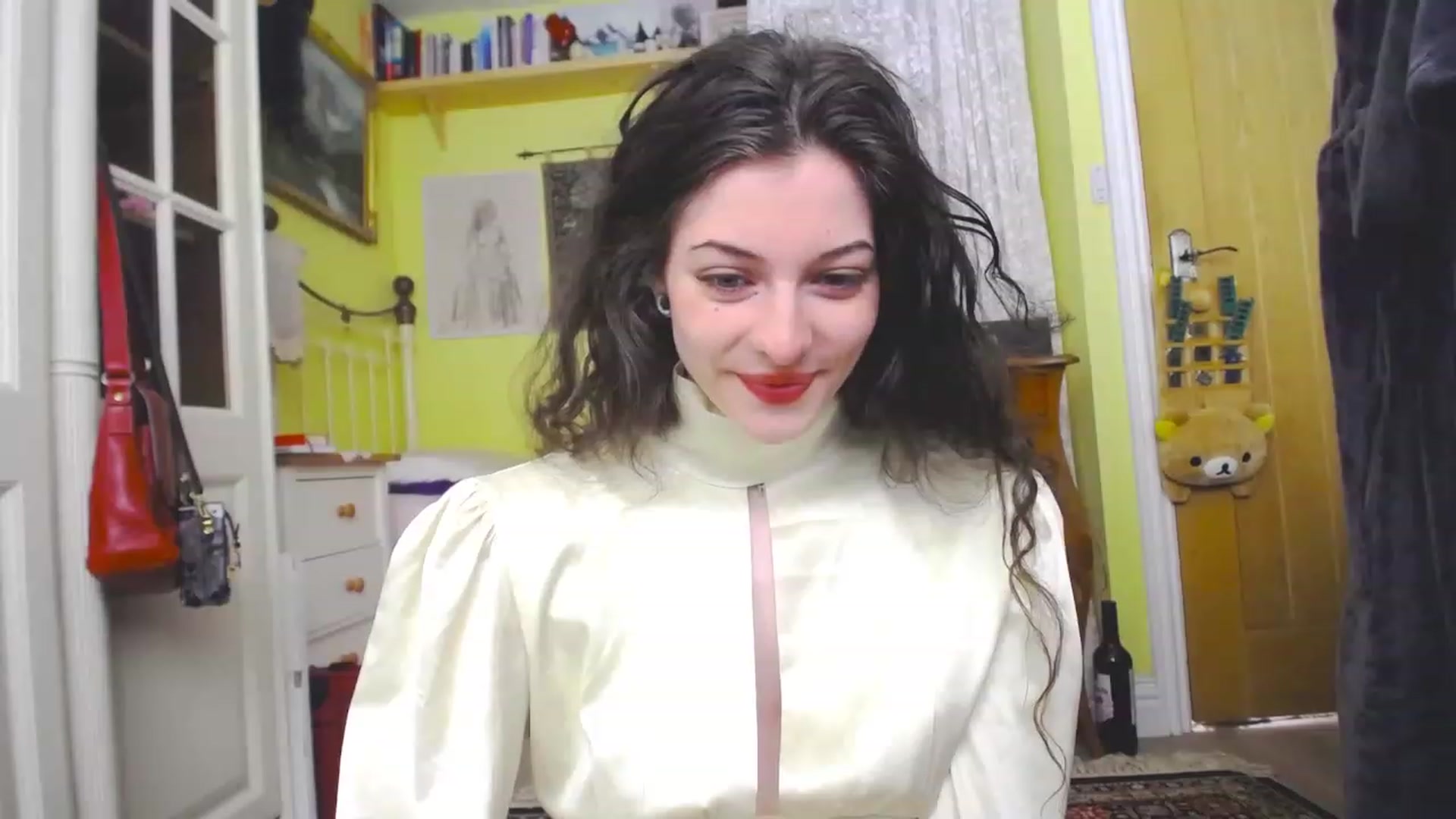 Gallery image thumbnail from viola__'s myfreecams stream on, 06/01/2023, 14:36 image 4 of 20