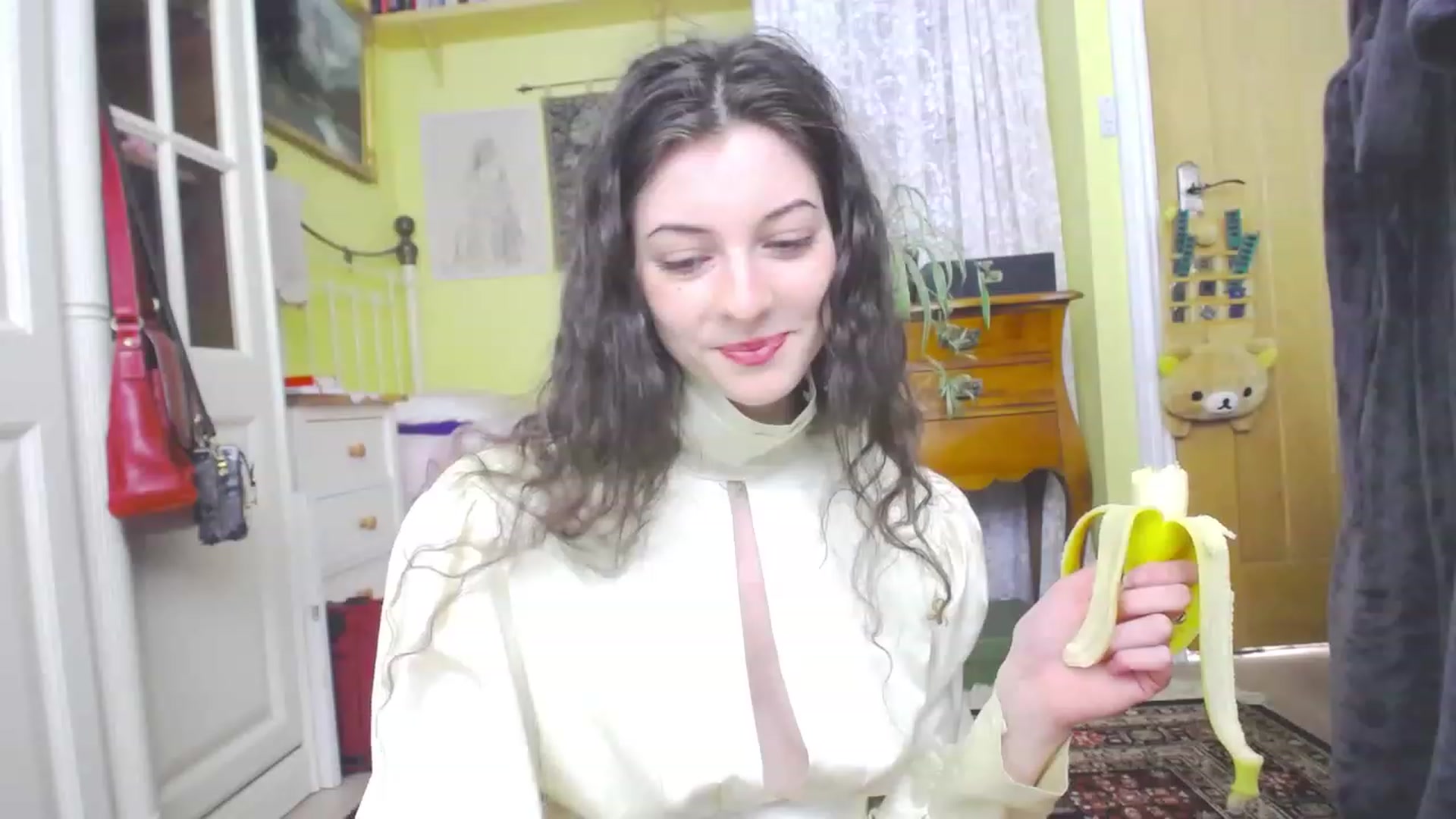 Gallery image thumbnail from viola__'s myfreecams stream on, 06/01/2023, 14:36 image 17 of 20