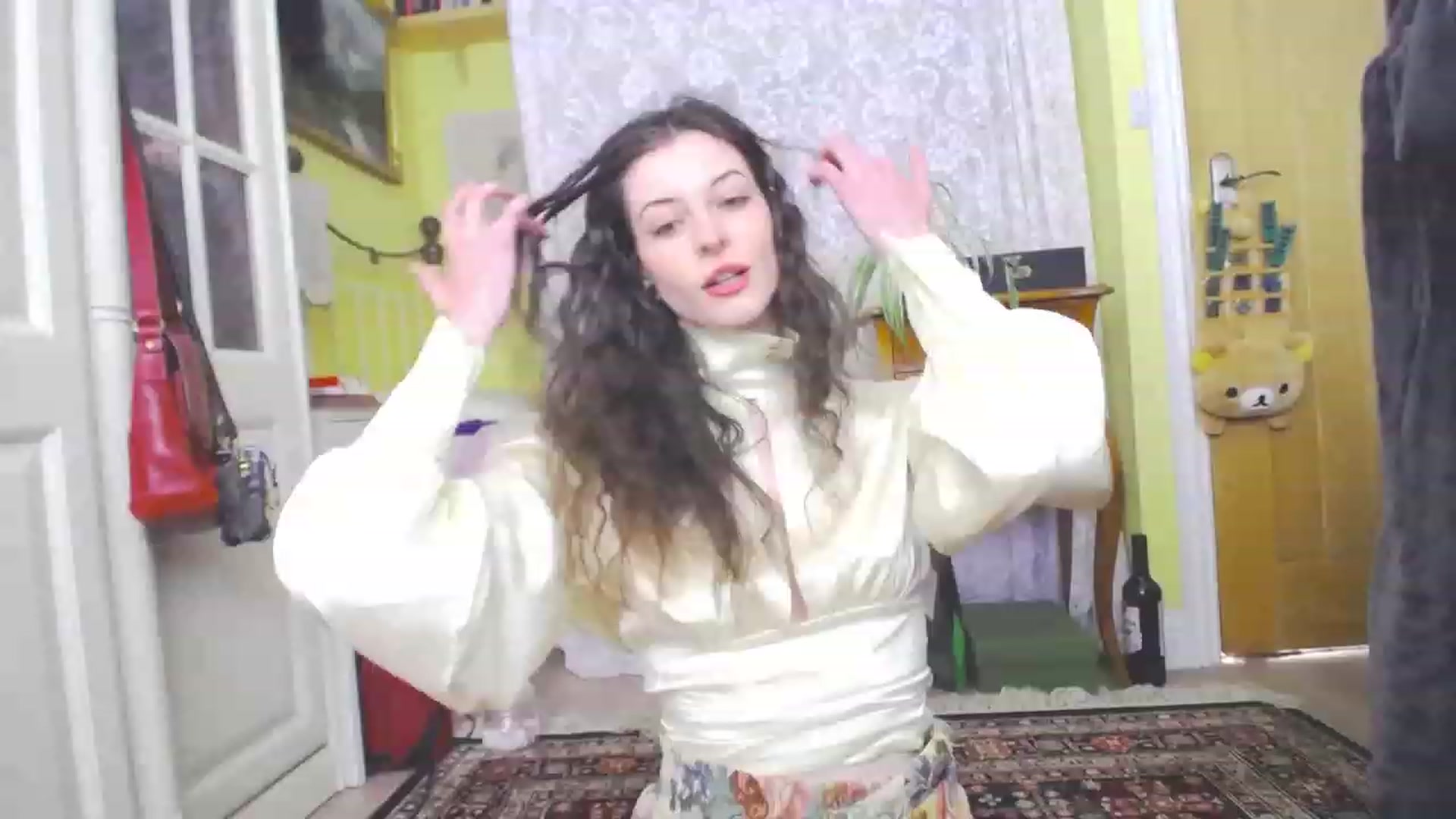 Gallery image thumbnail from viola__'s myfreecams stream on, 06/01/2023, 14:52 image 15 of 20